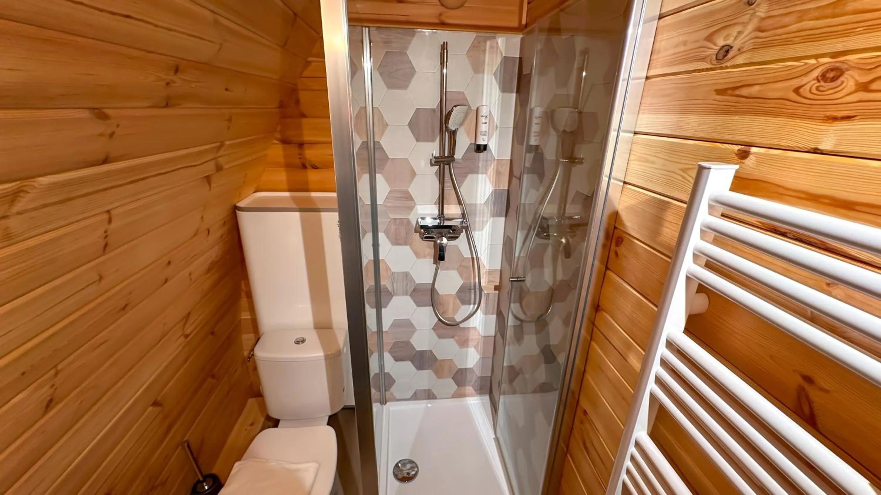 Shower in Hotel Les Rocailles