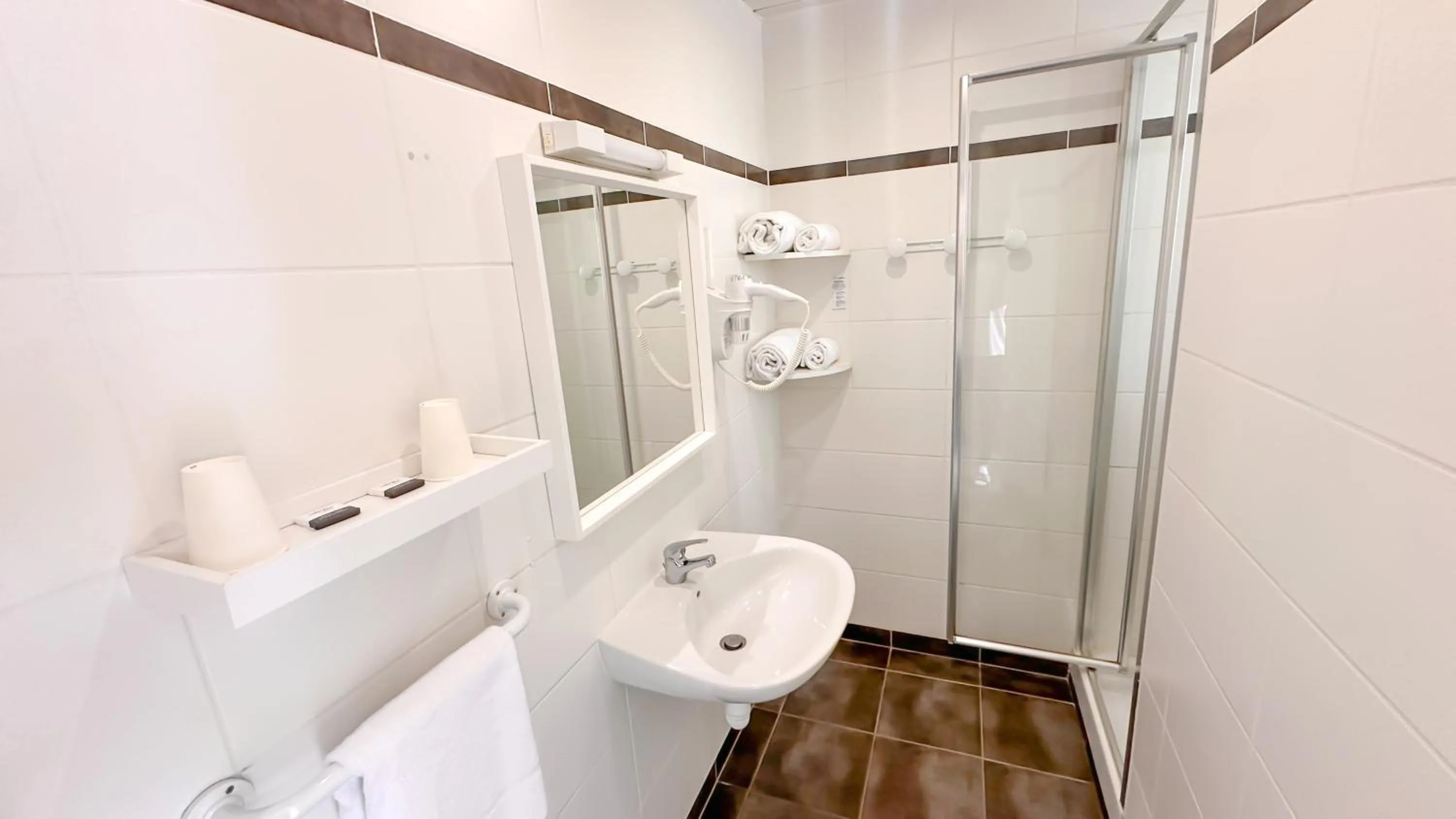 Shower in Hotel Les Rocailles