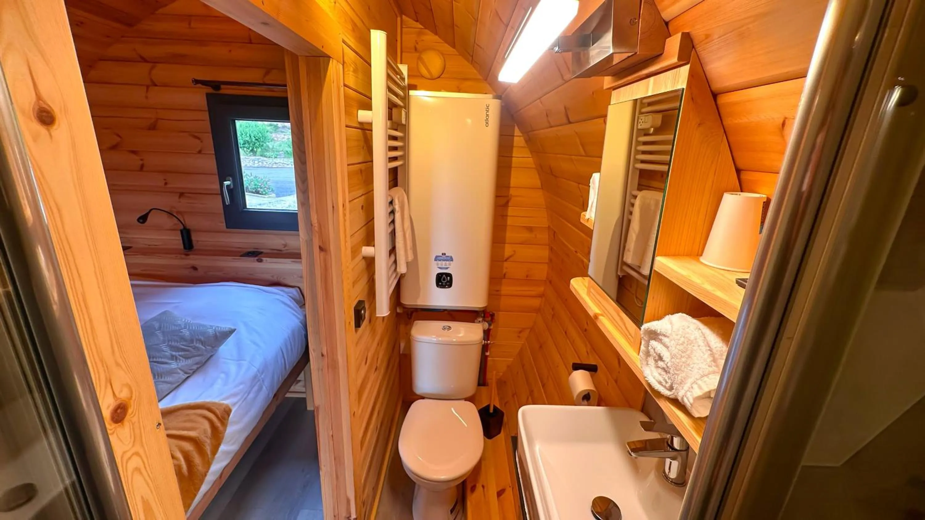 Shower in Hotel Les Rocailles