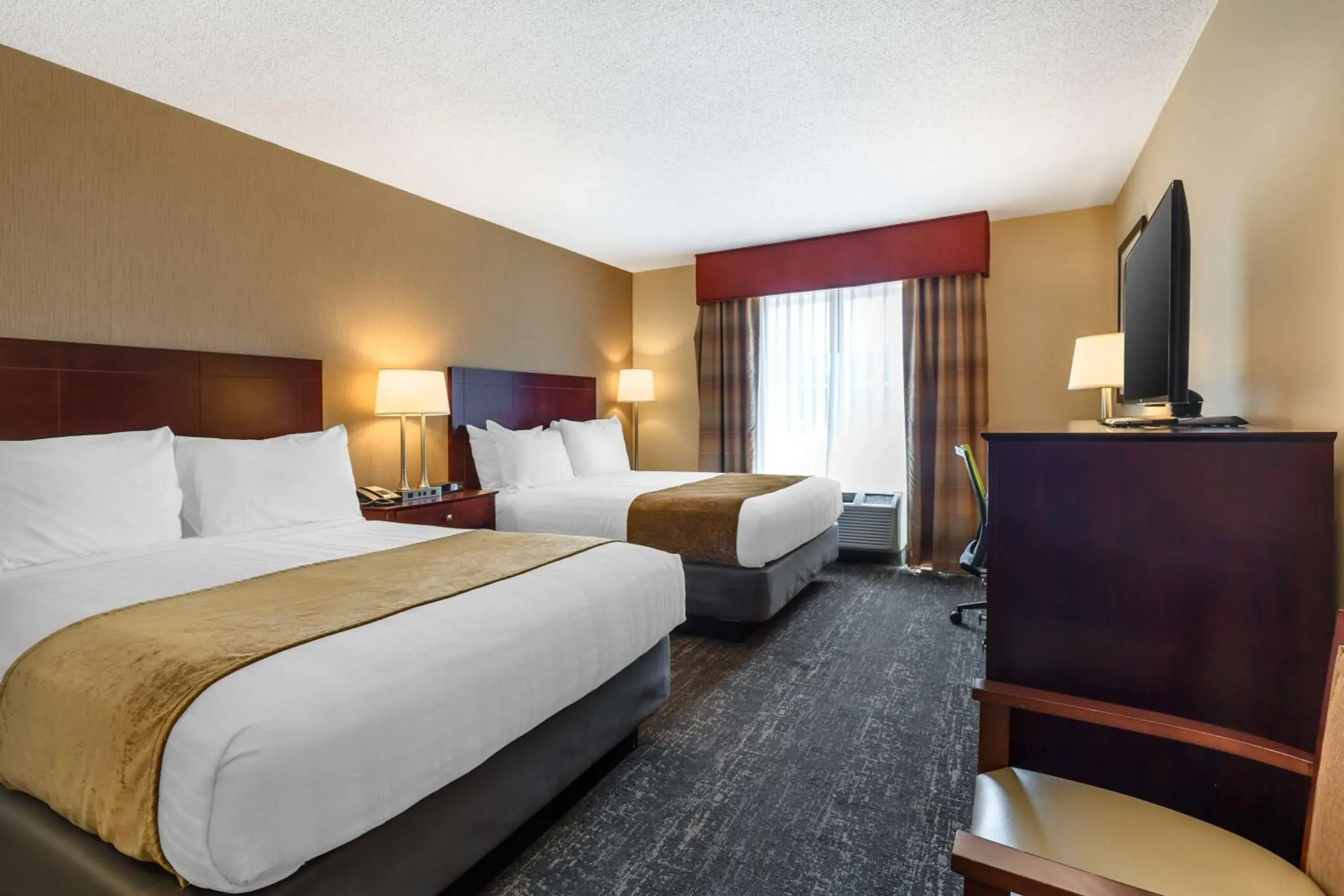 Queen Room with Two Queen Beds - Non-Smoking in Best Western Braintree Inn Queen Room with Two Queen Beds - Non-Smoking in Best Western Braintree Inn