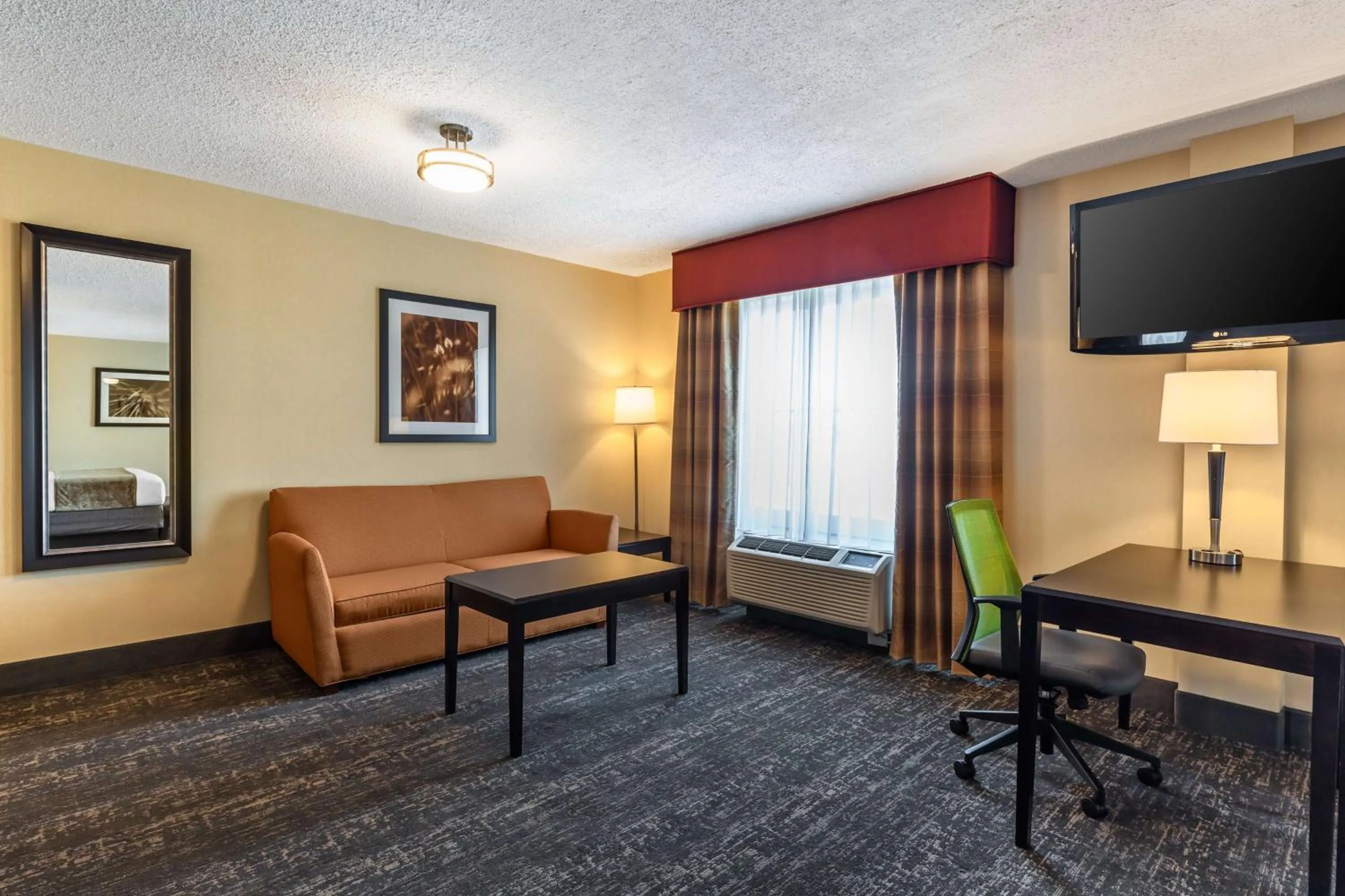 Bedroom in Best Western Braintree Inn