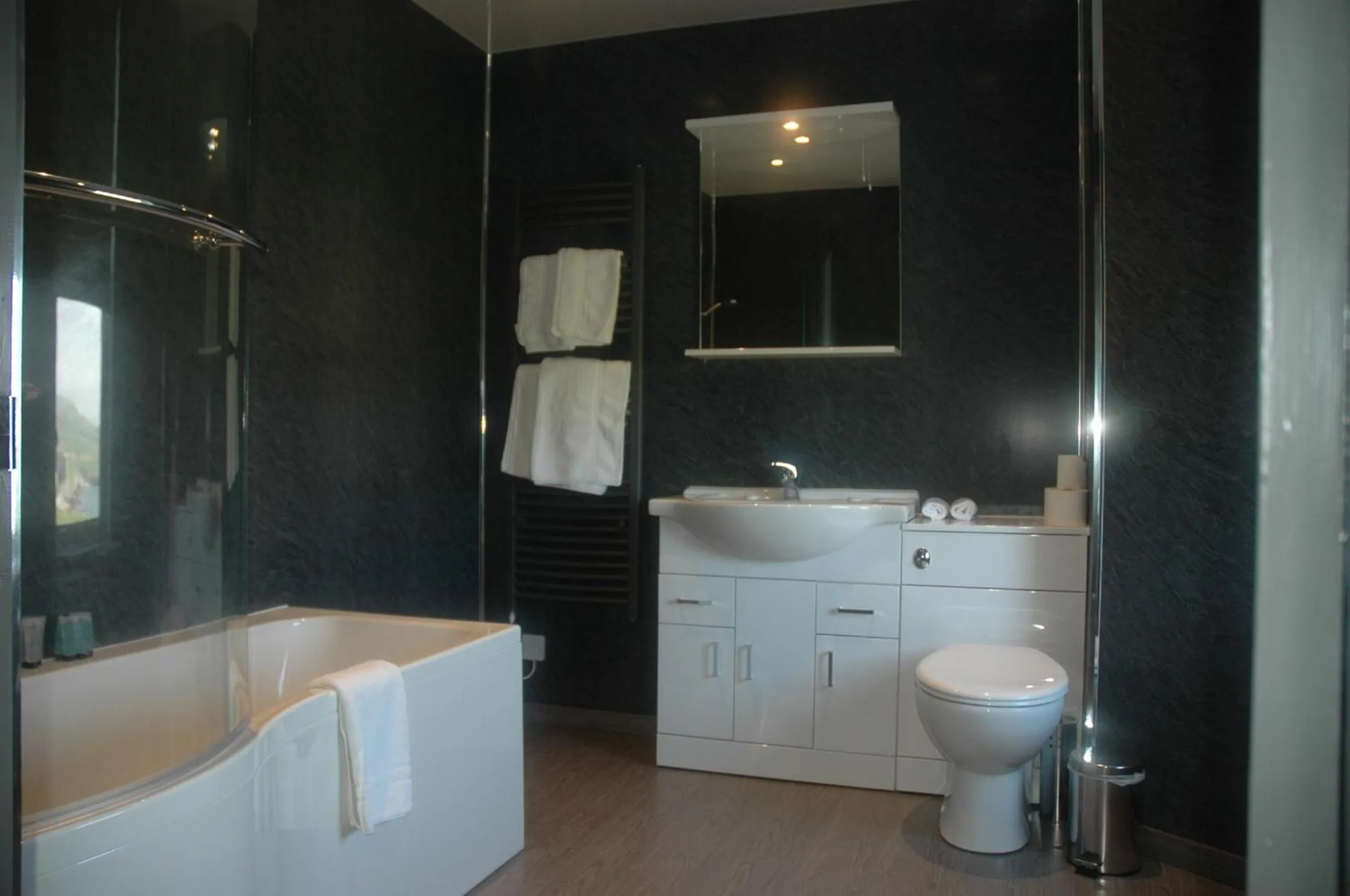 Bathroom in Maryfield House Hotel