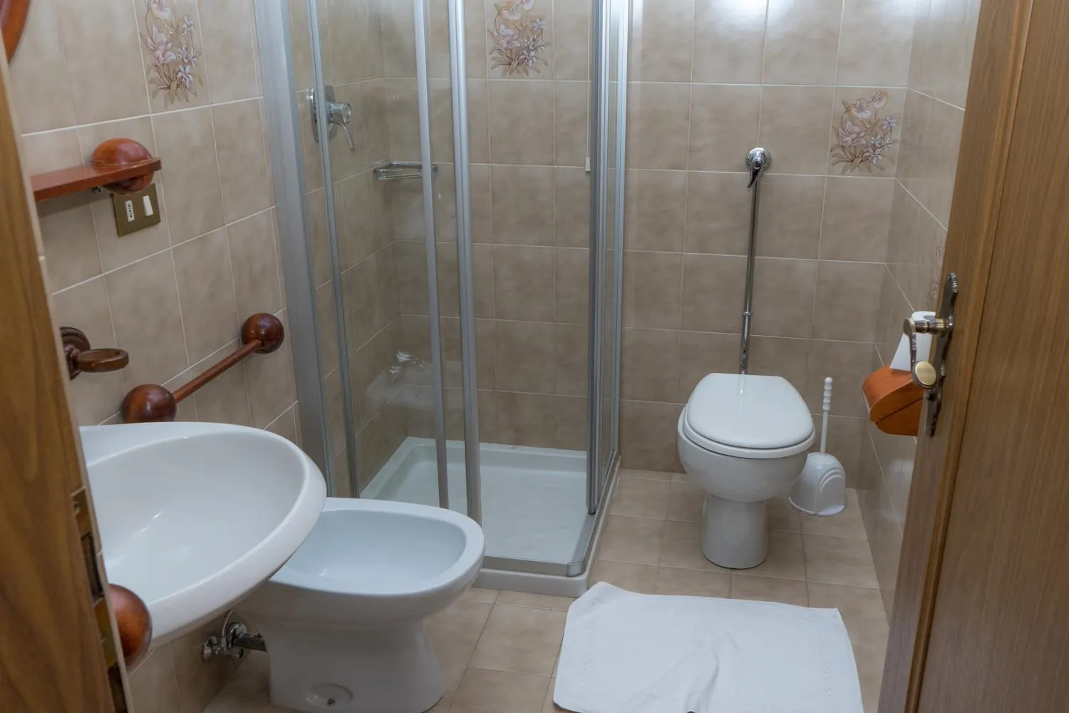 Shower in Hotel Fiames