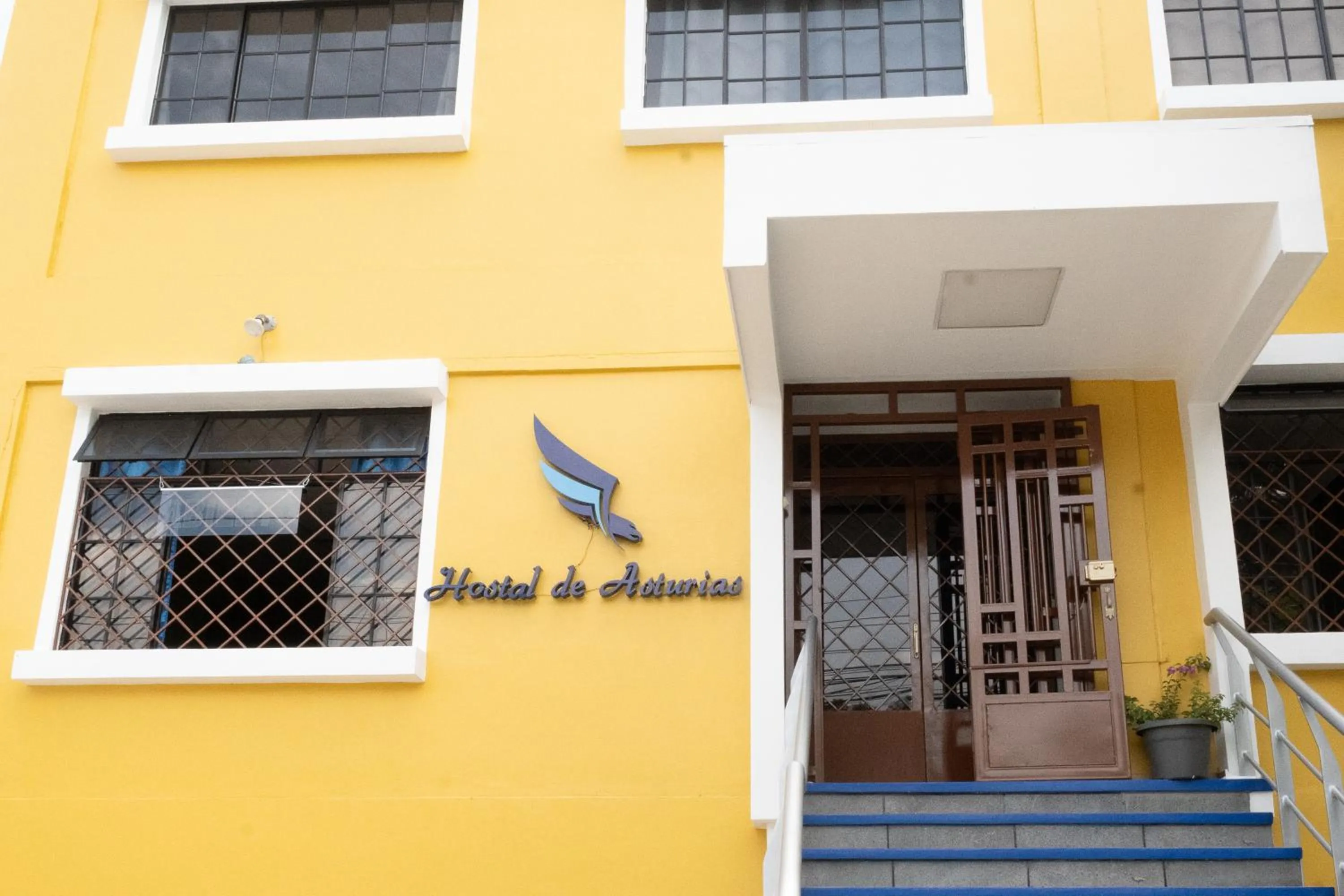 Property building in Hostal de Asturias