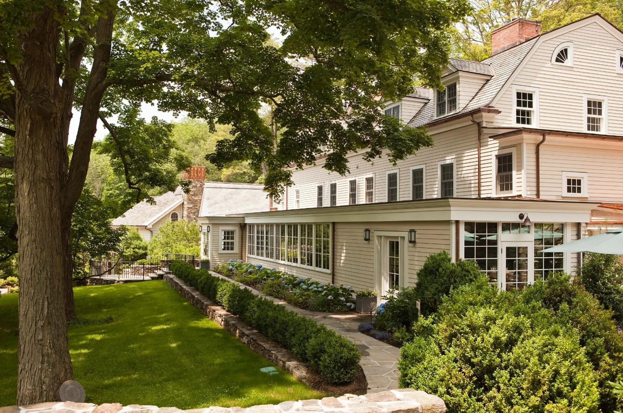 Facade/entrance in Bedford Post Inn
