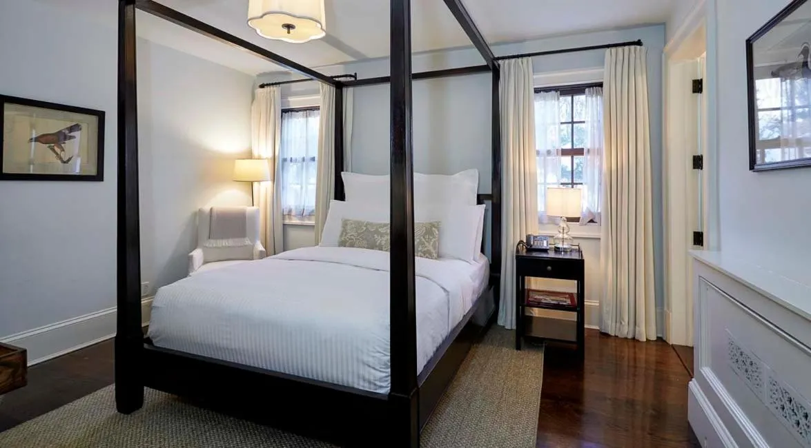 Bed in Bedford Post Inn