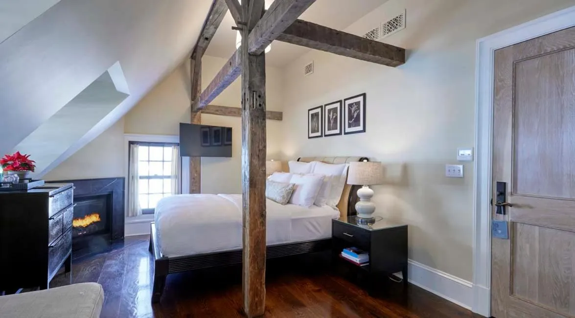 Bed in Bedford Post Inn