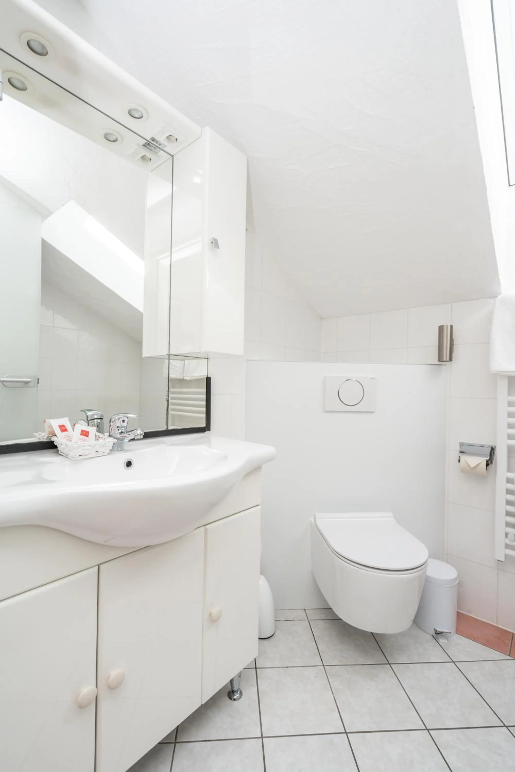 Bathroom in Hotel Sonnenspitz ***