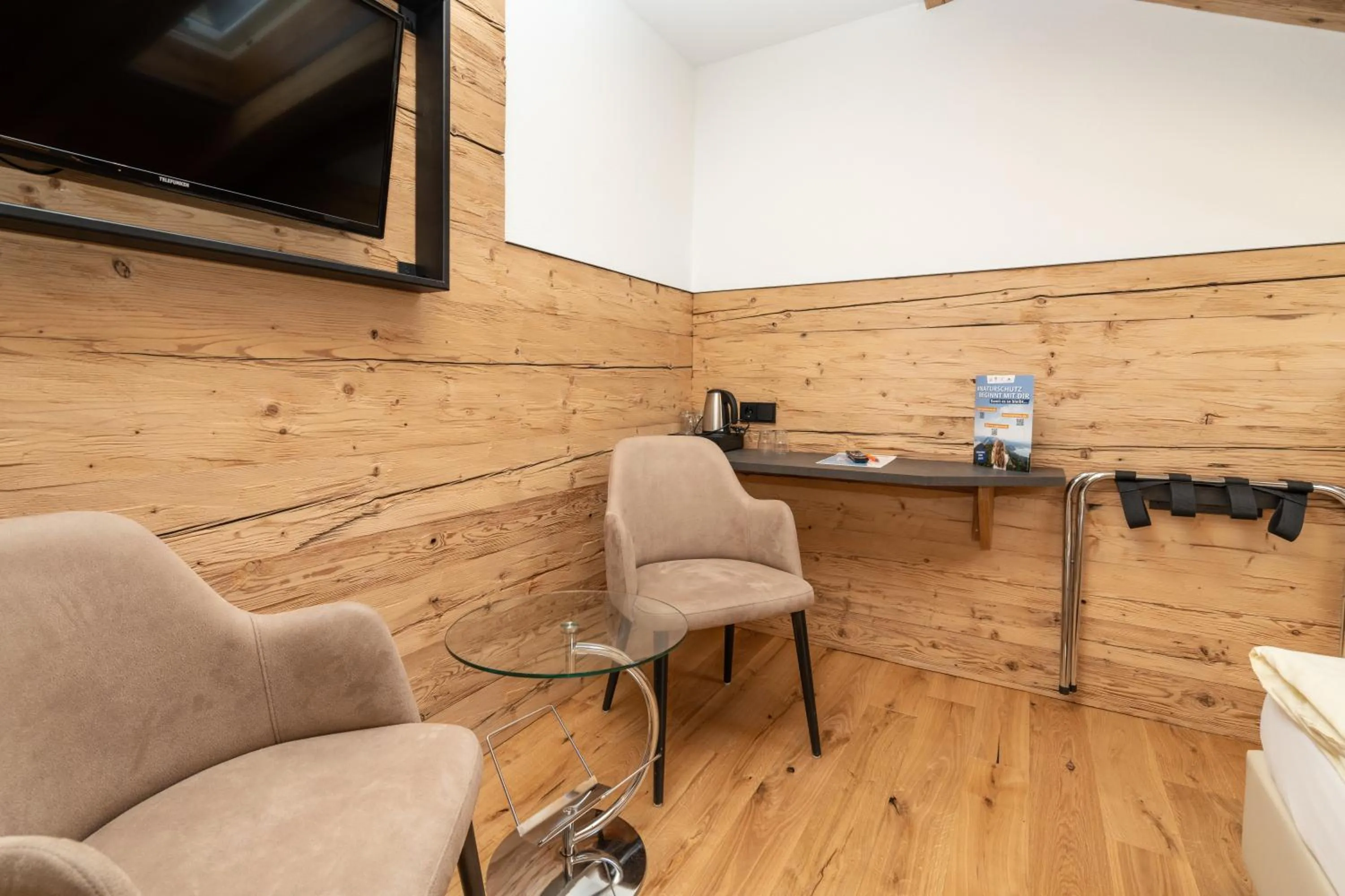 Photo of the whole room in Hotel Sonnenspitz ***