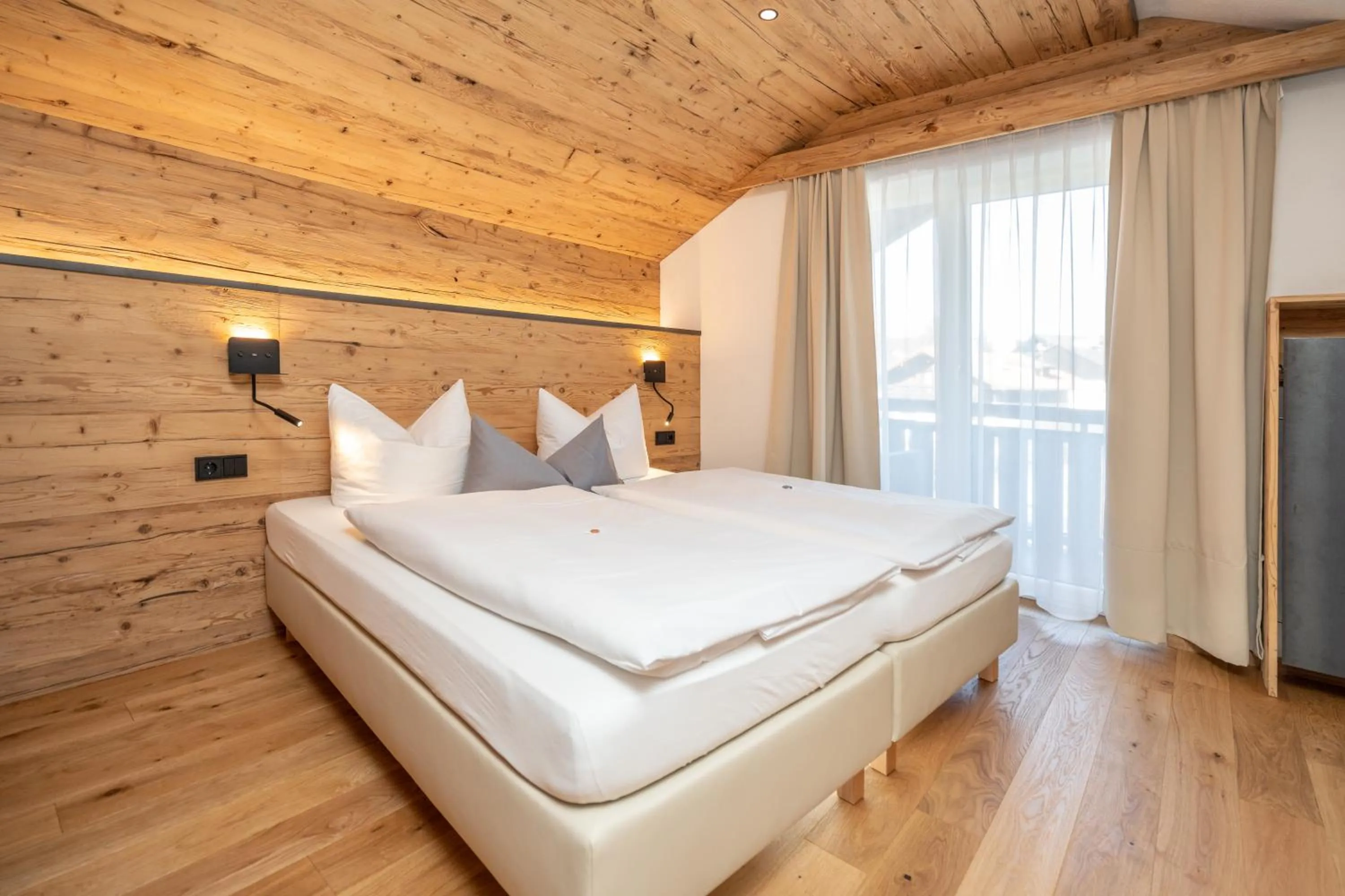 Photo of the whole room, Bed in Hotel Sonnenspitz ***