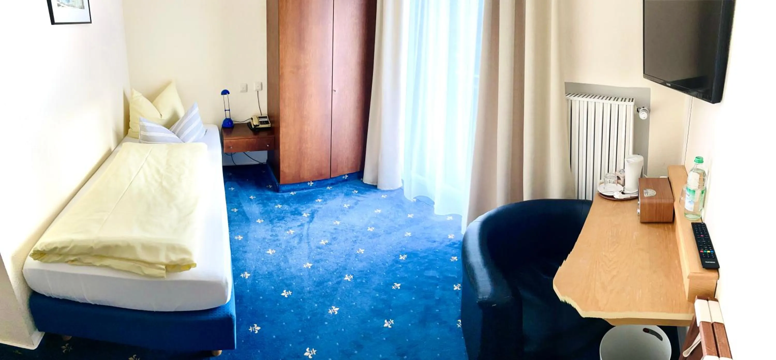 Photo of the whole room, Bed in Hotel Sonnenspitz ***