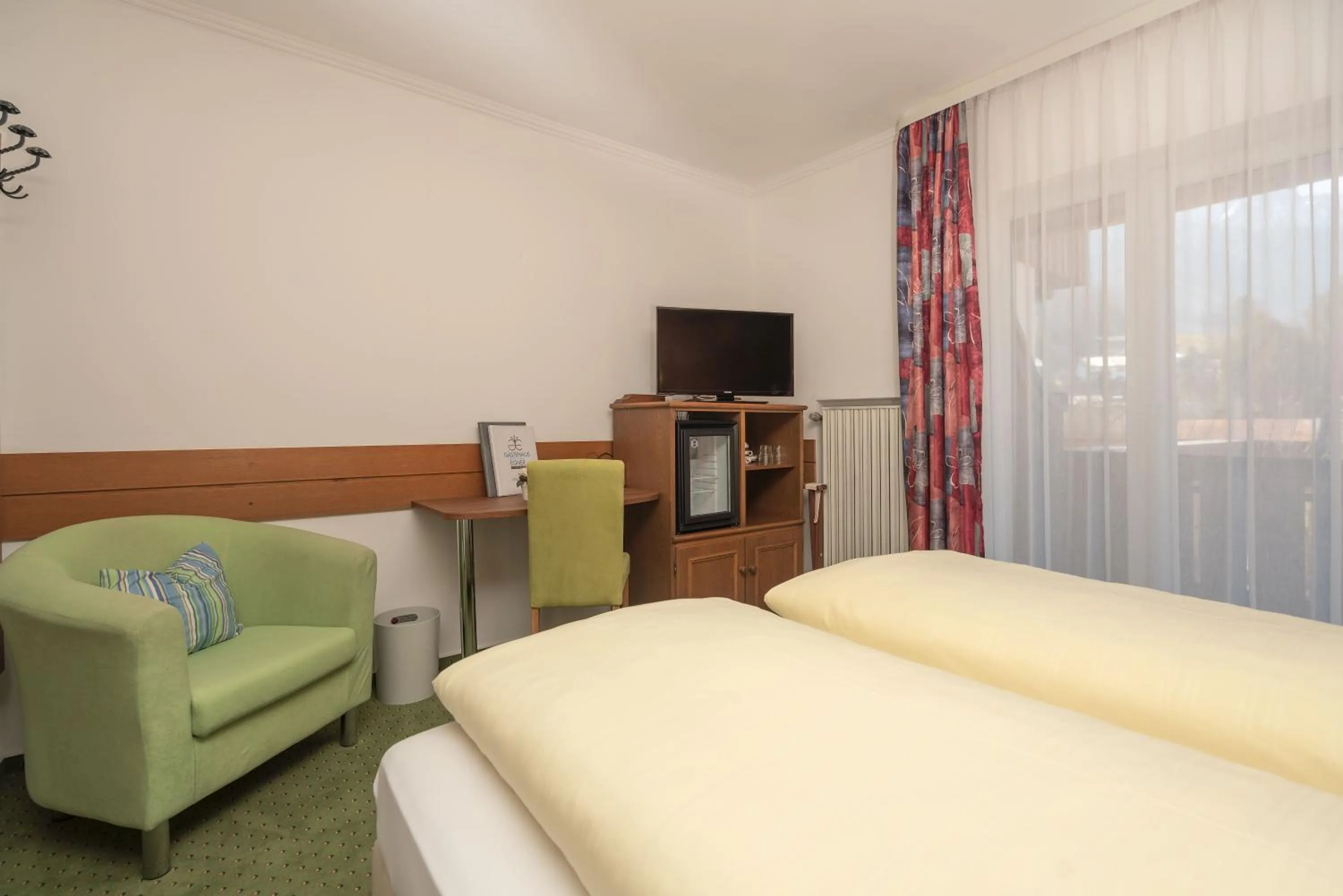 Photo of the whole room, Bed in Hotel Sonnenspitz ***