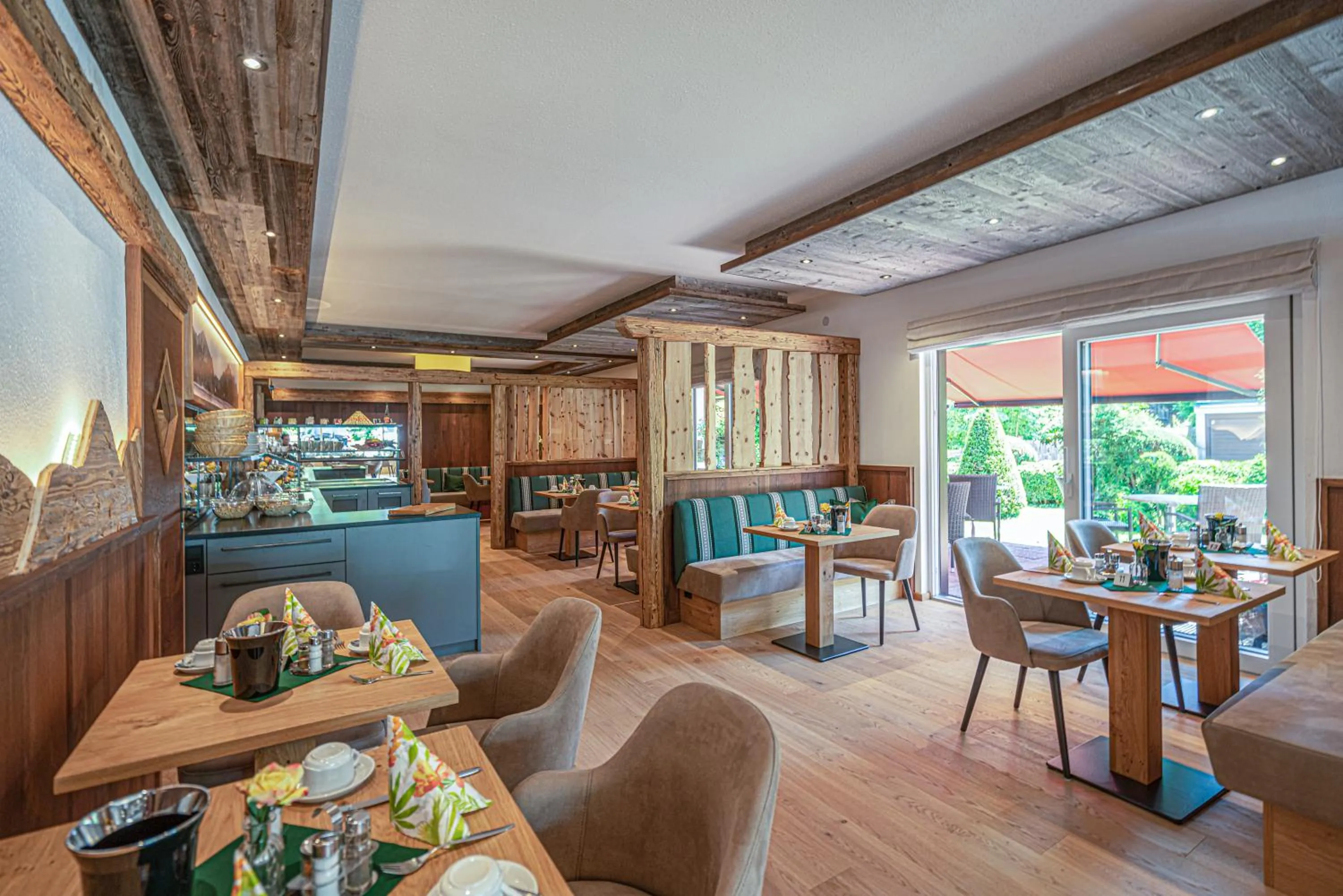 Restaurant/places to eat in Hotel Sonnenspitz ***