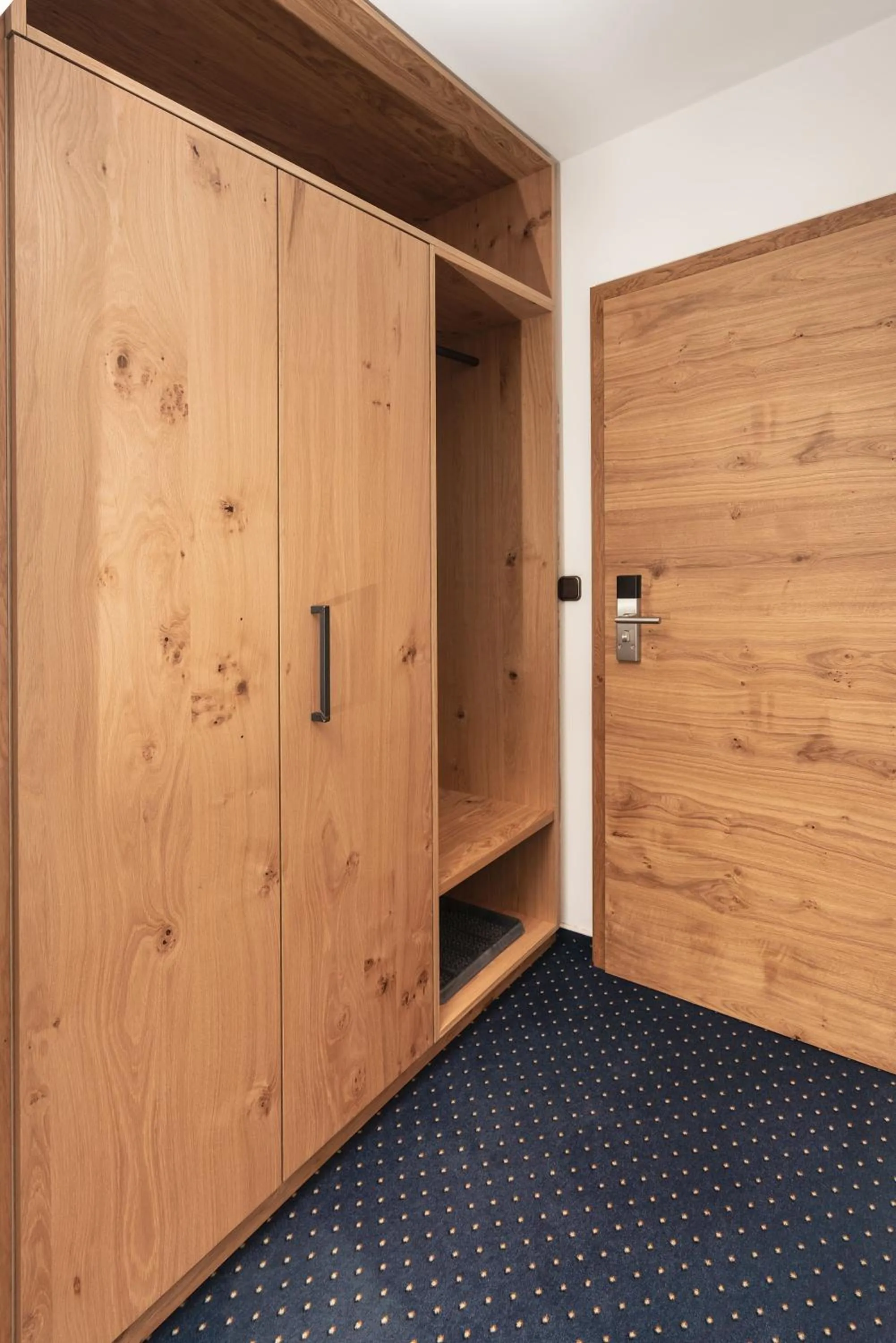 wardrobe in Hotel Sonnenspitz ***