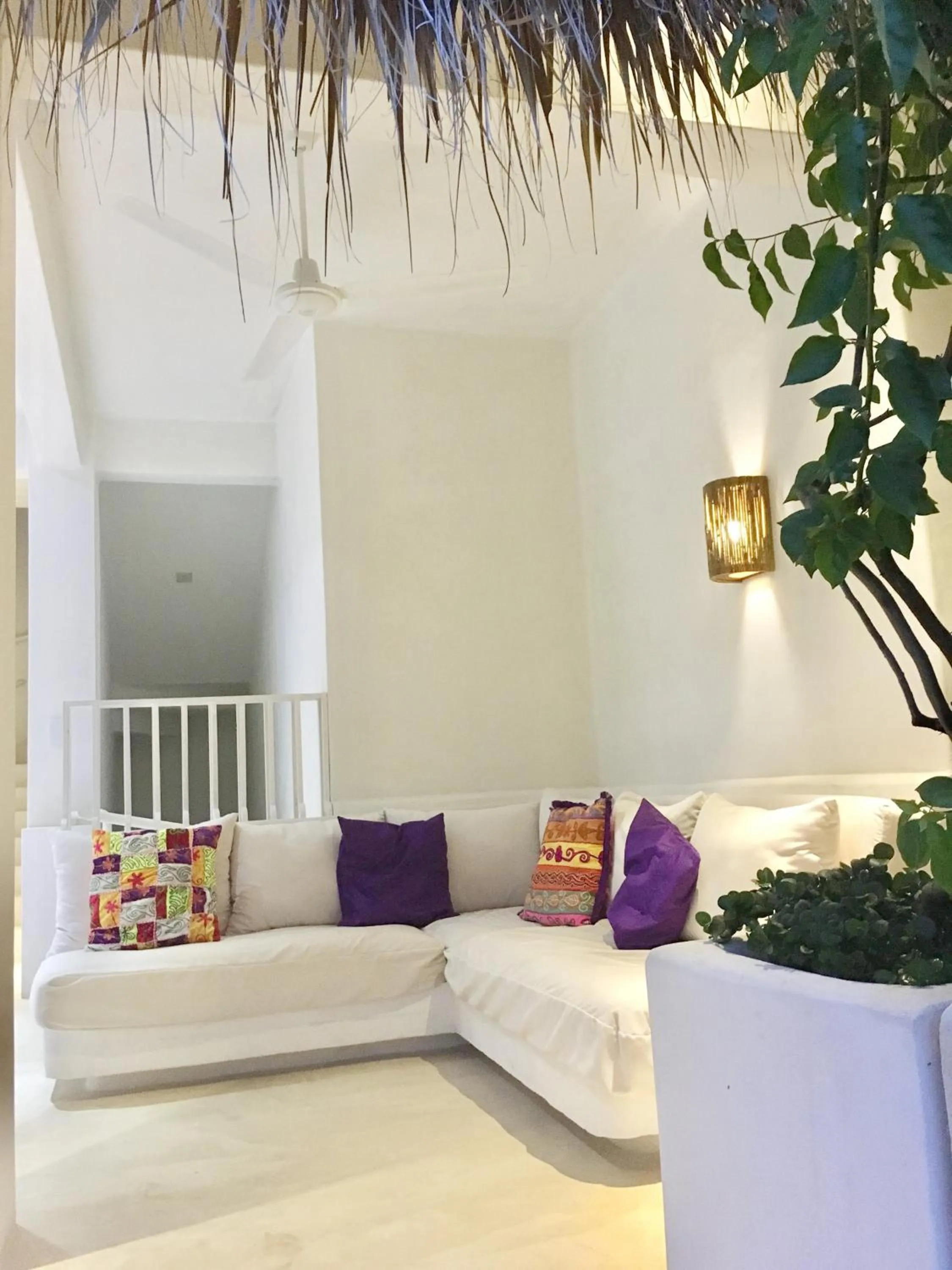 Communal lounge/ TV room in Villa Maria Bed and Breakfast