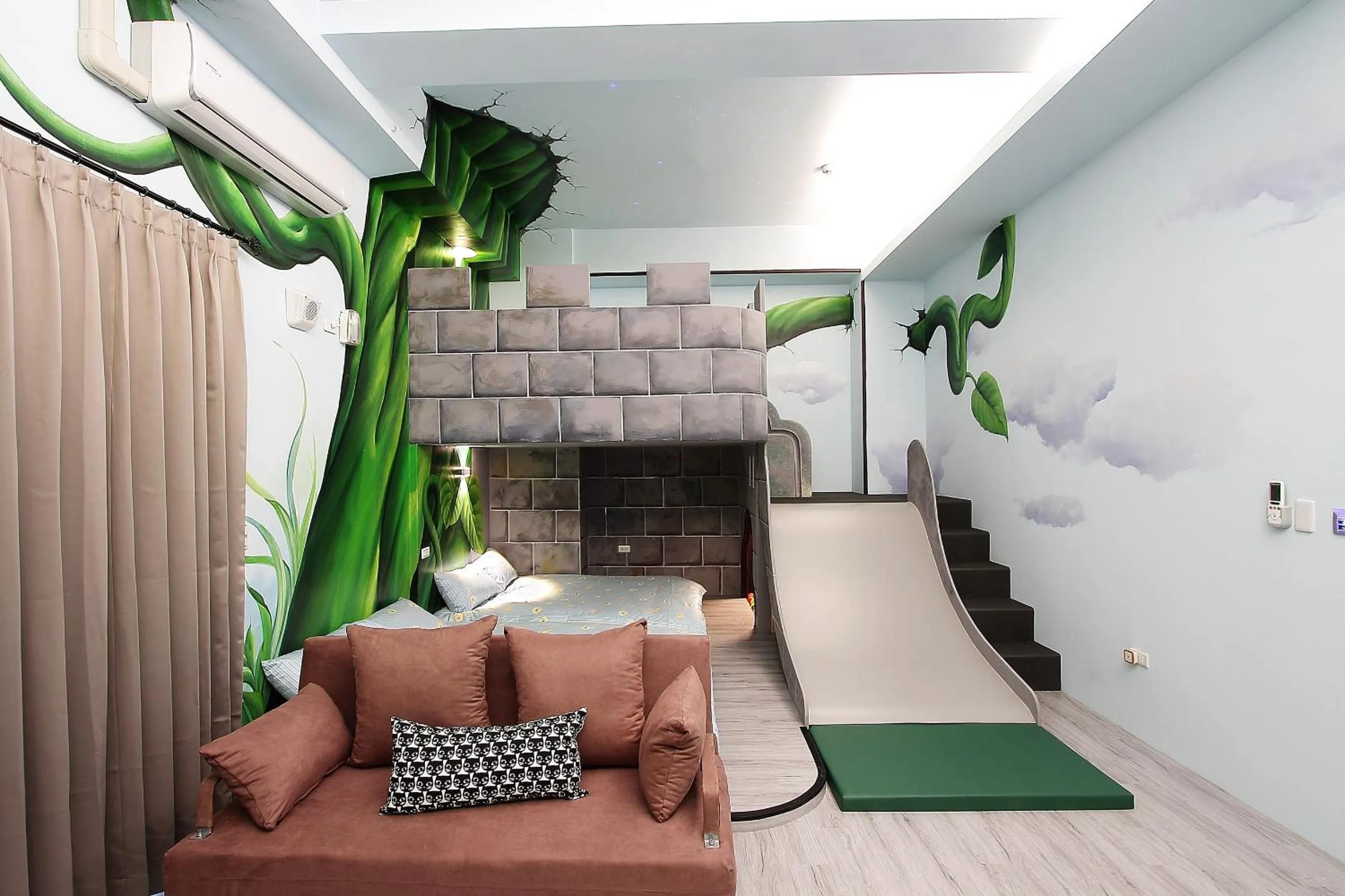 Decorative detail in Jack Castle