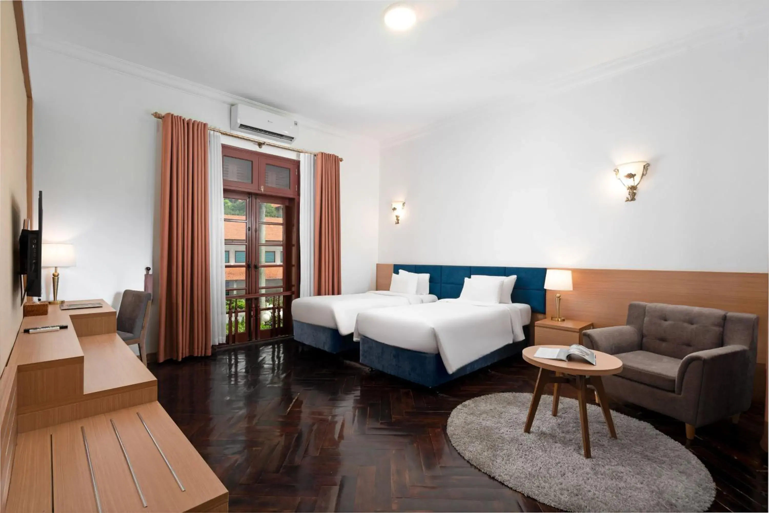 Premium Beach Front Twin Room in Tuan Chau Resort Ha Long Premium Beach Front Twin Room in Tuan Chau Resort Ha Long
