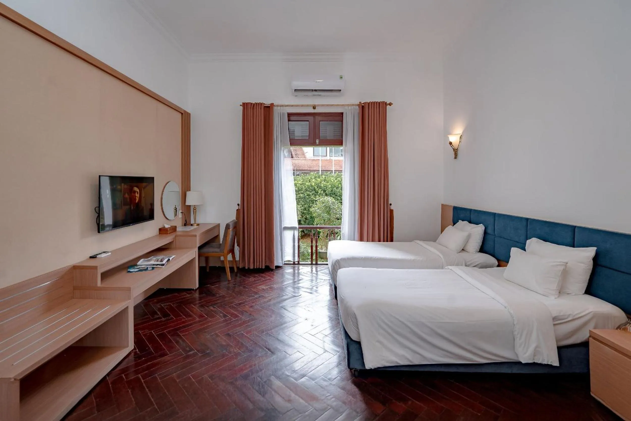 Bedroom, Bed in Tuan Chau Resort Ha Long