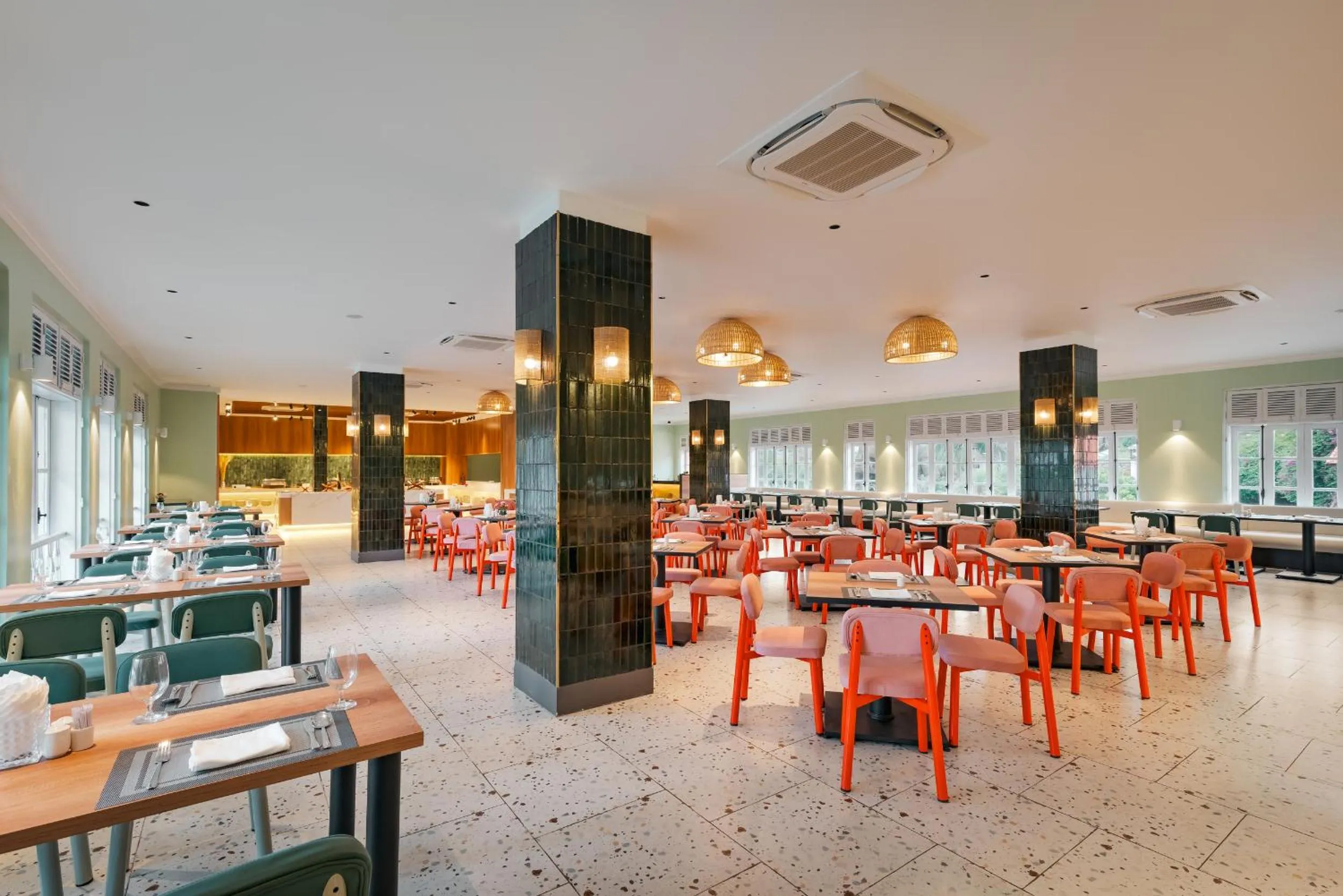 Restaurant/places to eat in Tuan Chau Resort Ha Long