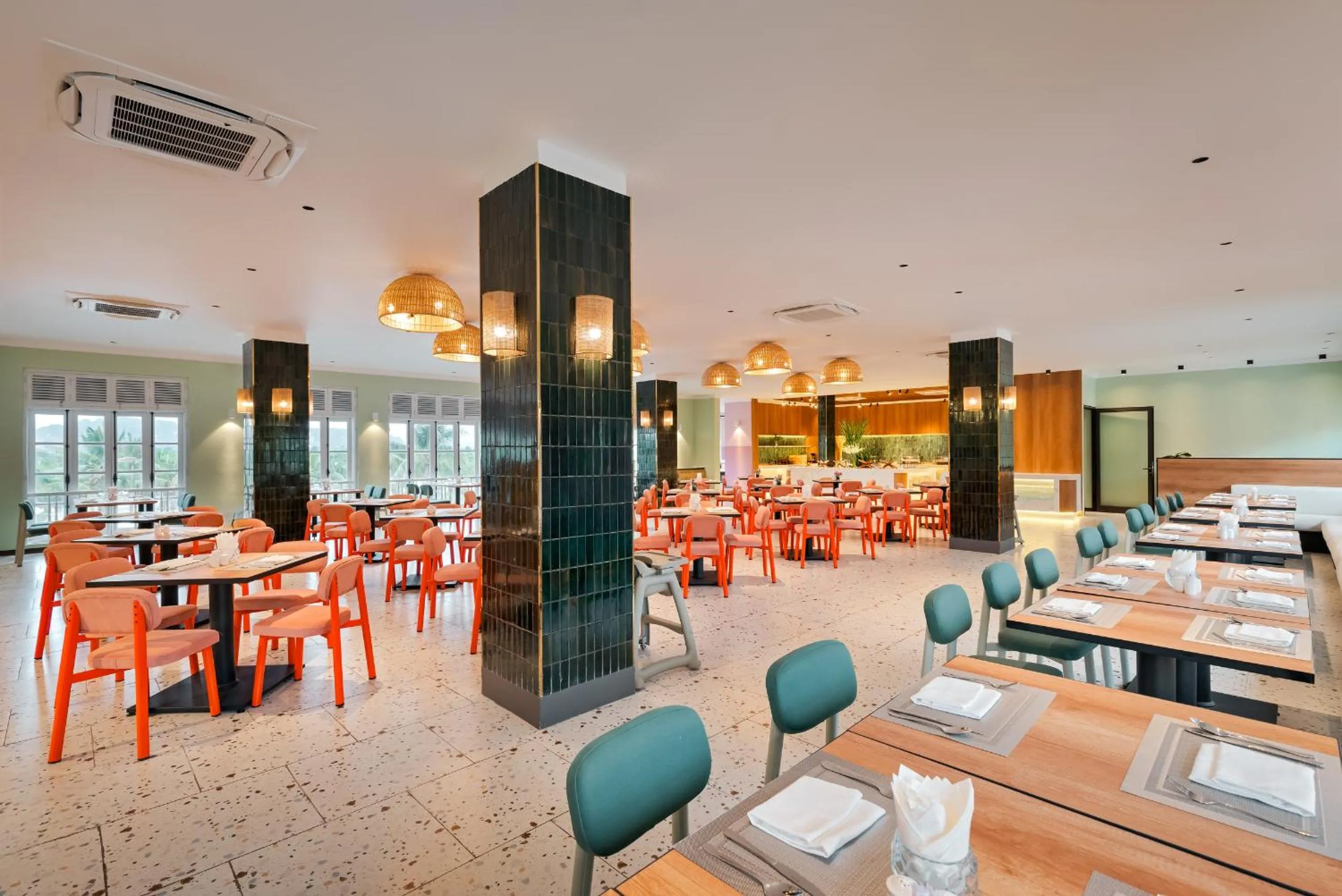 Restaurant/places to eat in Tuan Chau Resort Ha Long