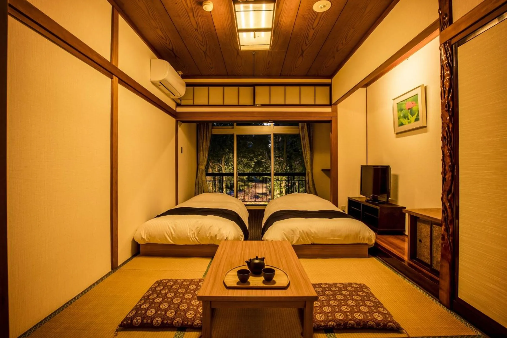 Photo of the whole room, Bed in Ooedo Onsen Monogatari Unazuki Grand Hotel