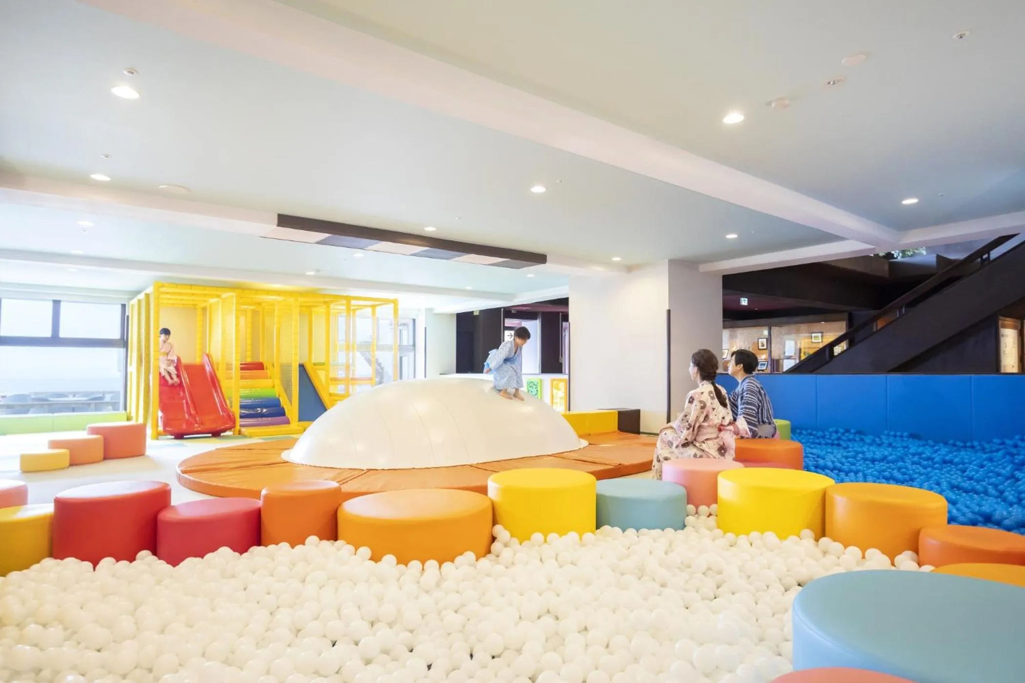 children in Ooedo Onsen Monogatari Hotel Ranpu