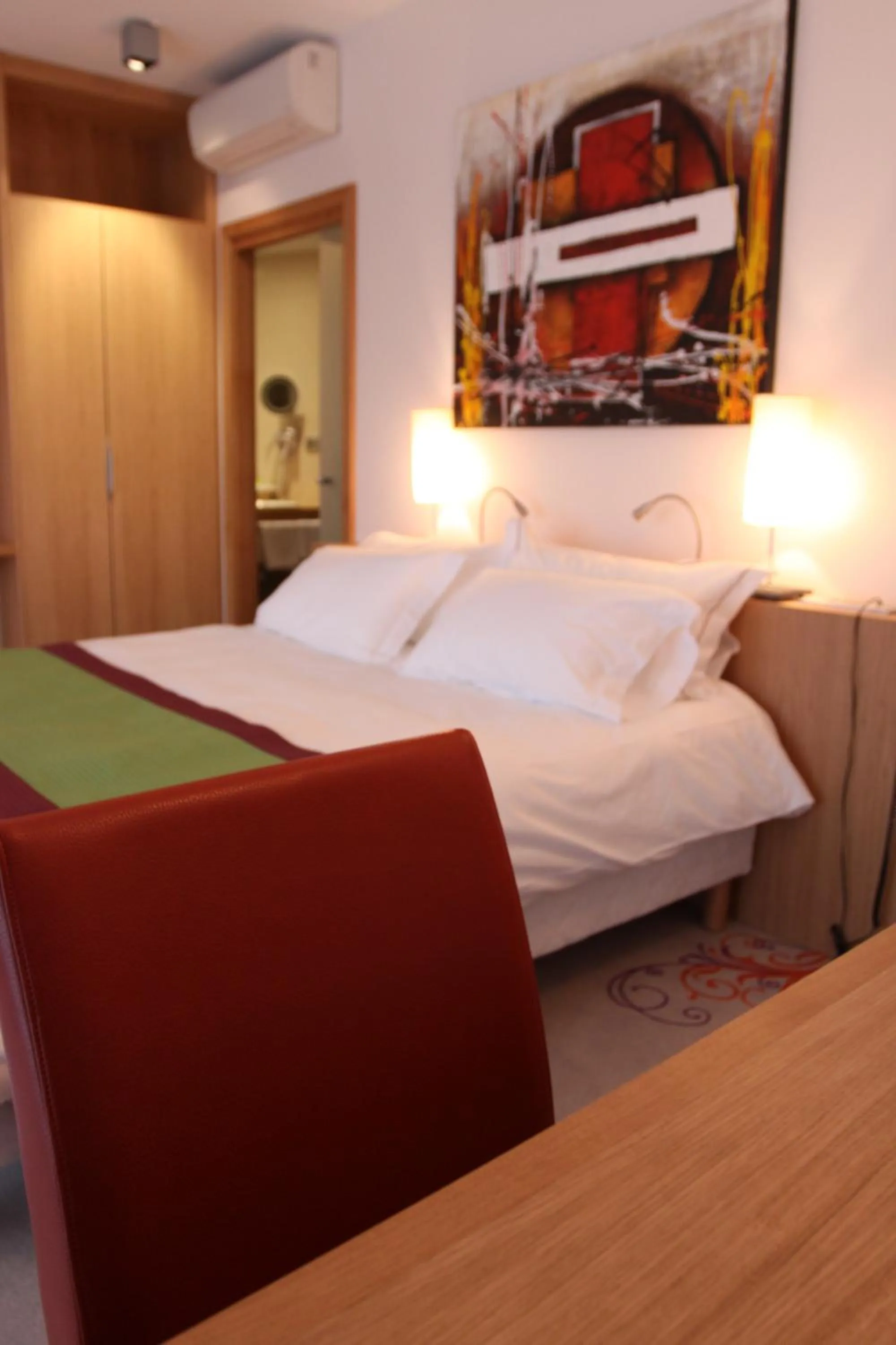 Bed in Logis Hotel Restaurant A L'Etoile