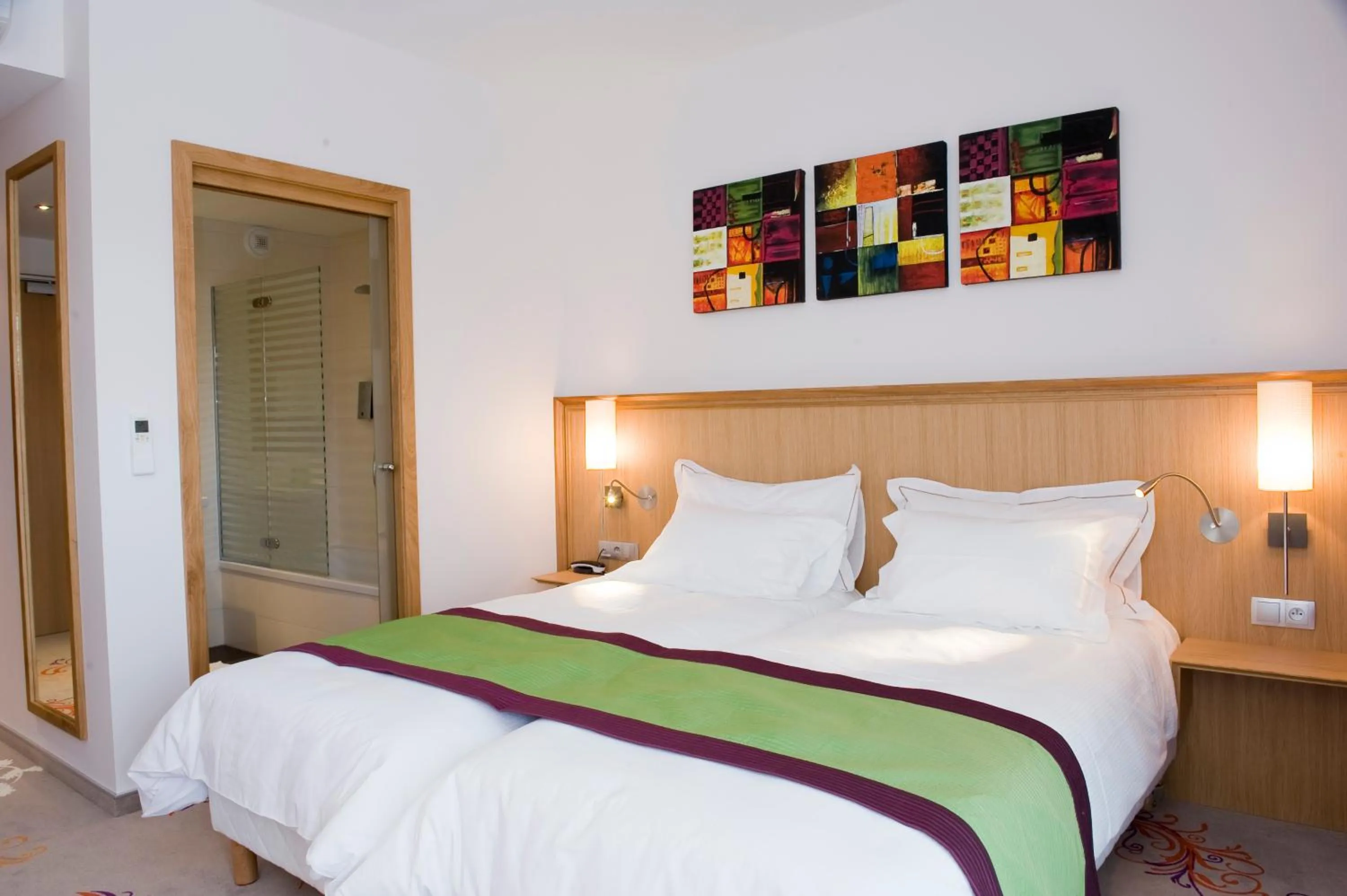 Photo of the whole room, Bed in Logis Hotel Restaurant A L'Etoile