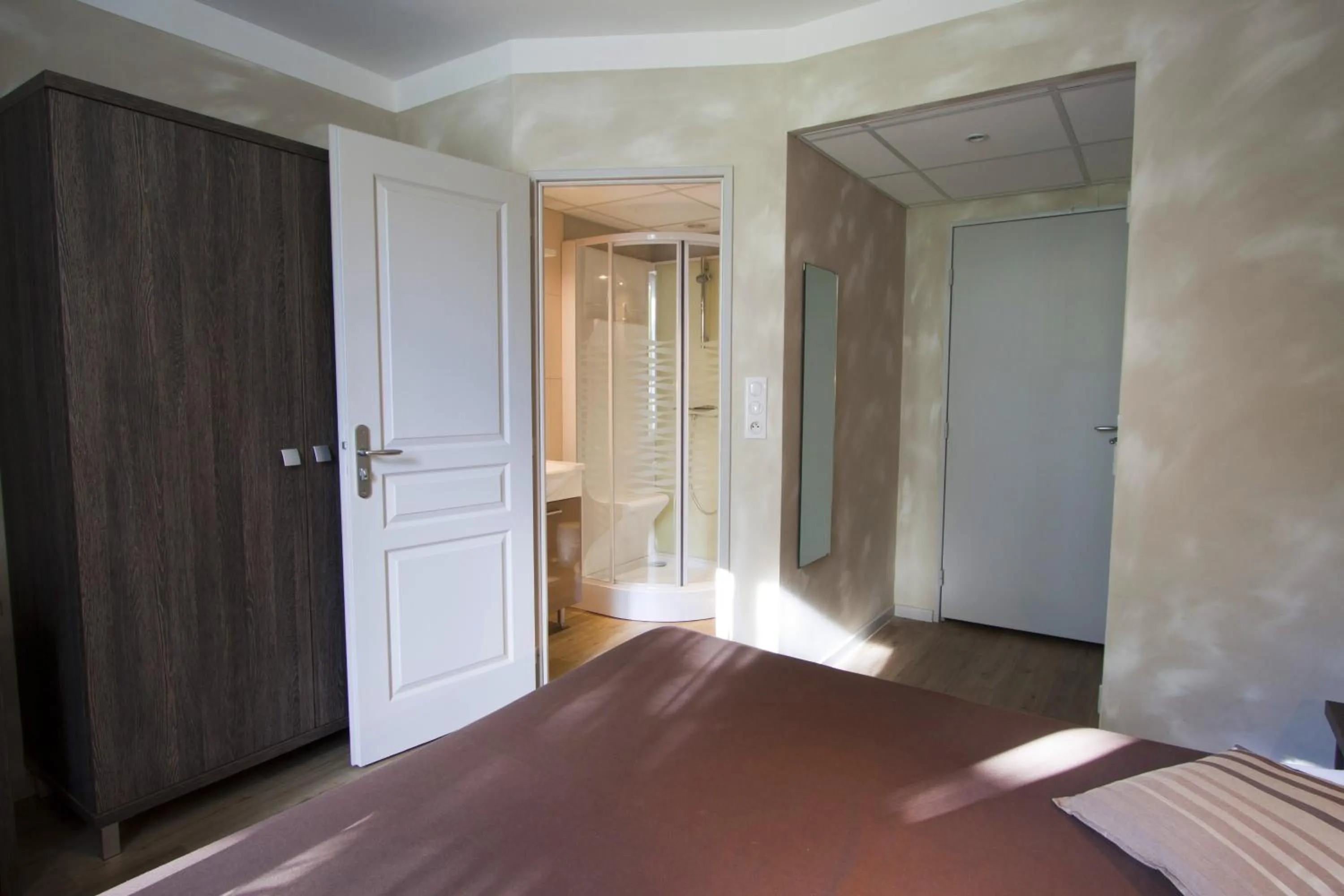 Bedroom, Bed in Logis La Résidence