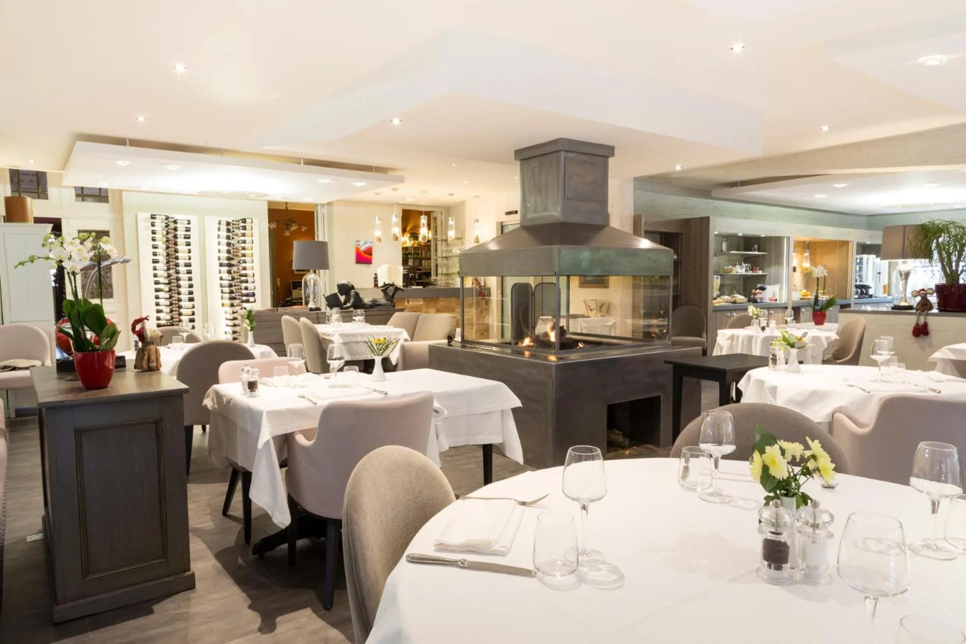 Restaurant/places to eat in Logis La Résidence