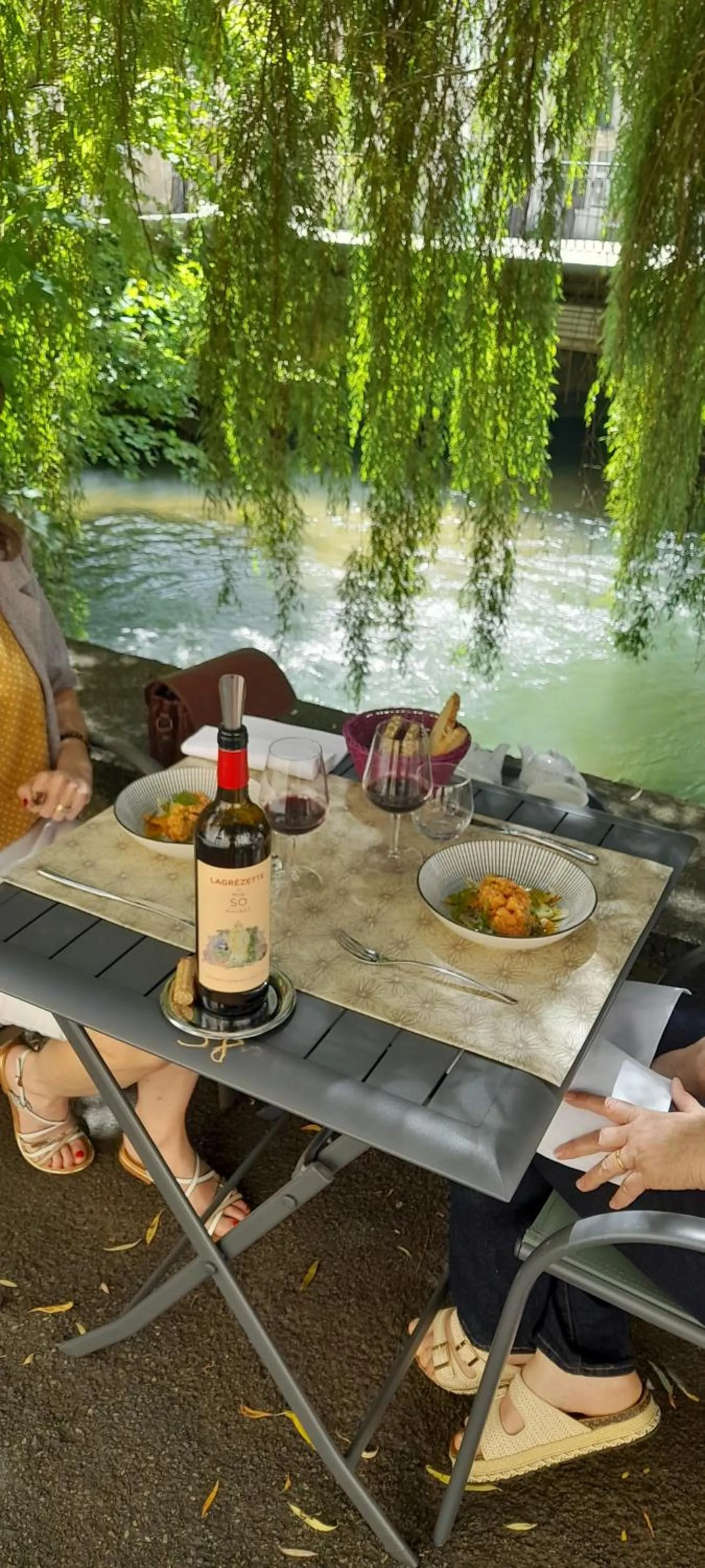 Restaurant/places to eat in Logis Hôtel Restaurant La Vieille Auberge, Art and Gallery