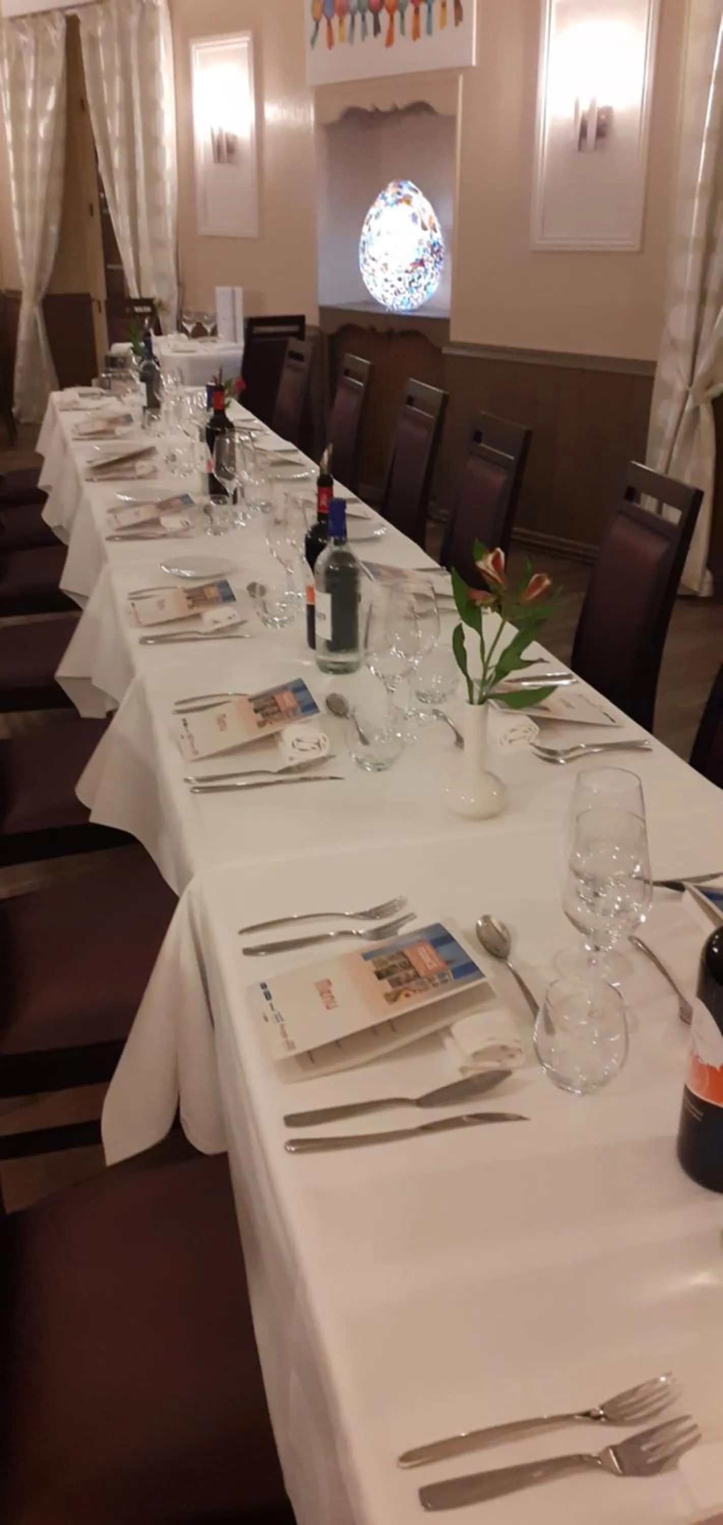 Restaurant/places to eat in Logis Hôtel Restaurant La Vieille Auberge, Art and Gallery