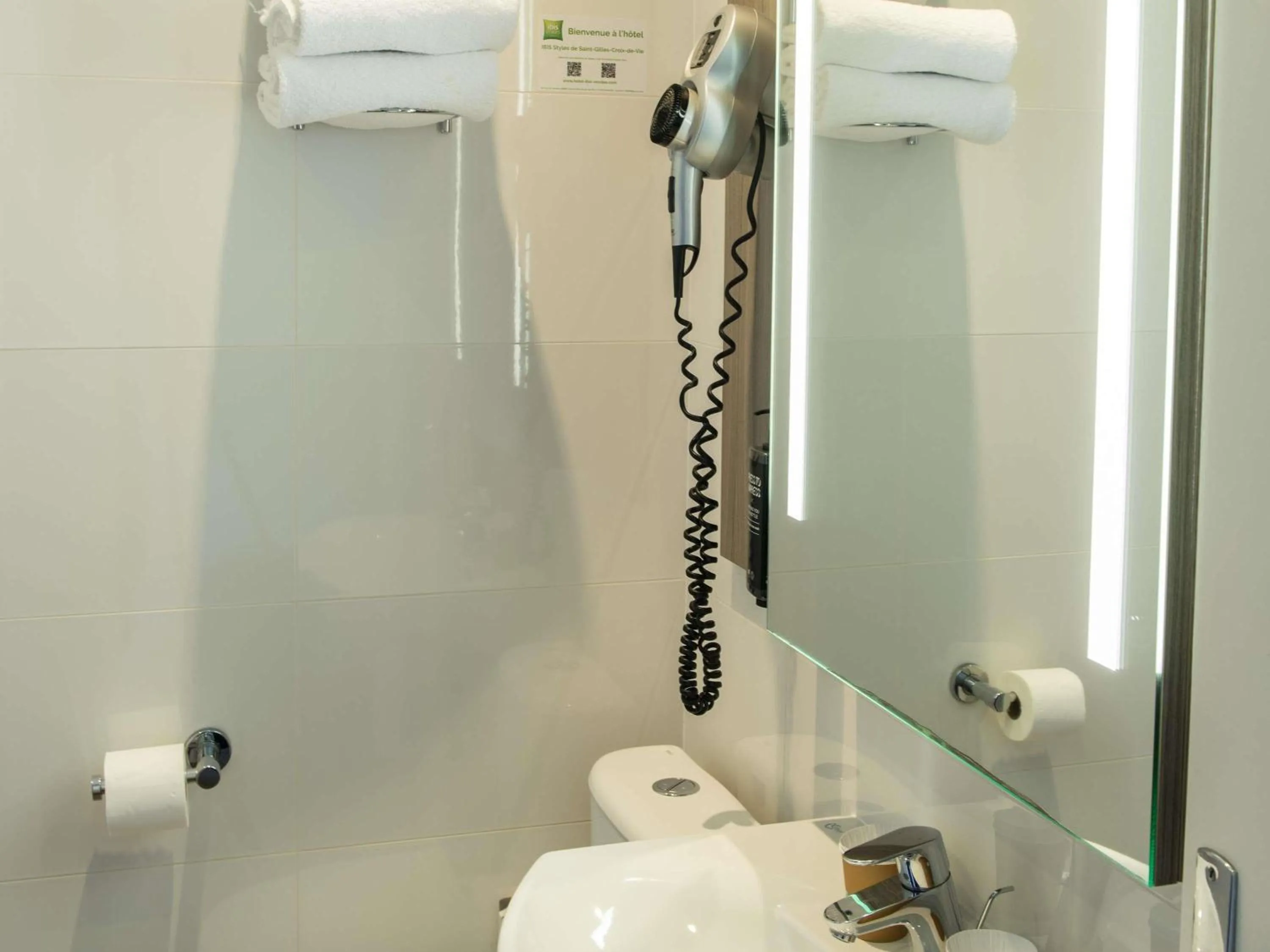 Bedroom in ibis Styles St Gilles Croix de Vie centre-ville