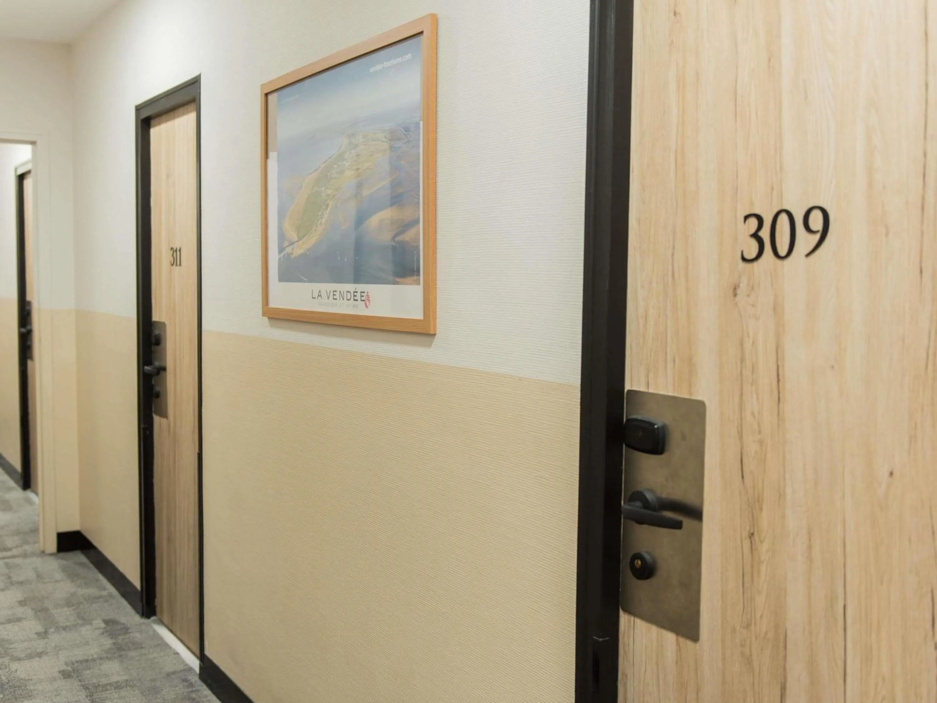 Bedroom in ibis Styles St Gilles Croix de Vie centre-ville