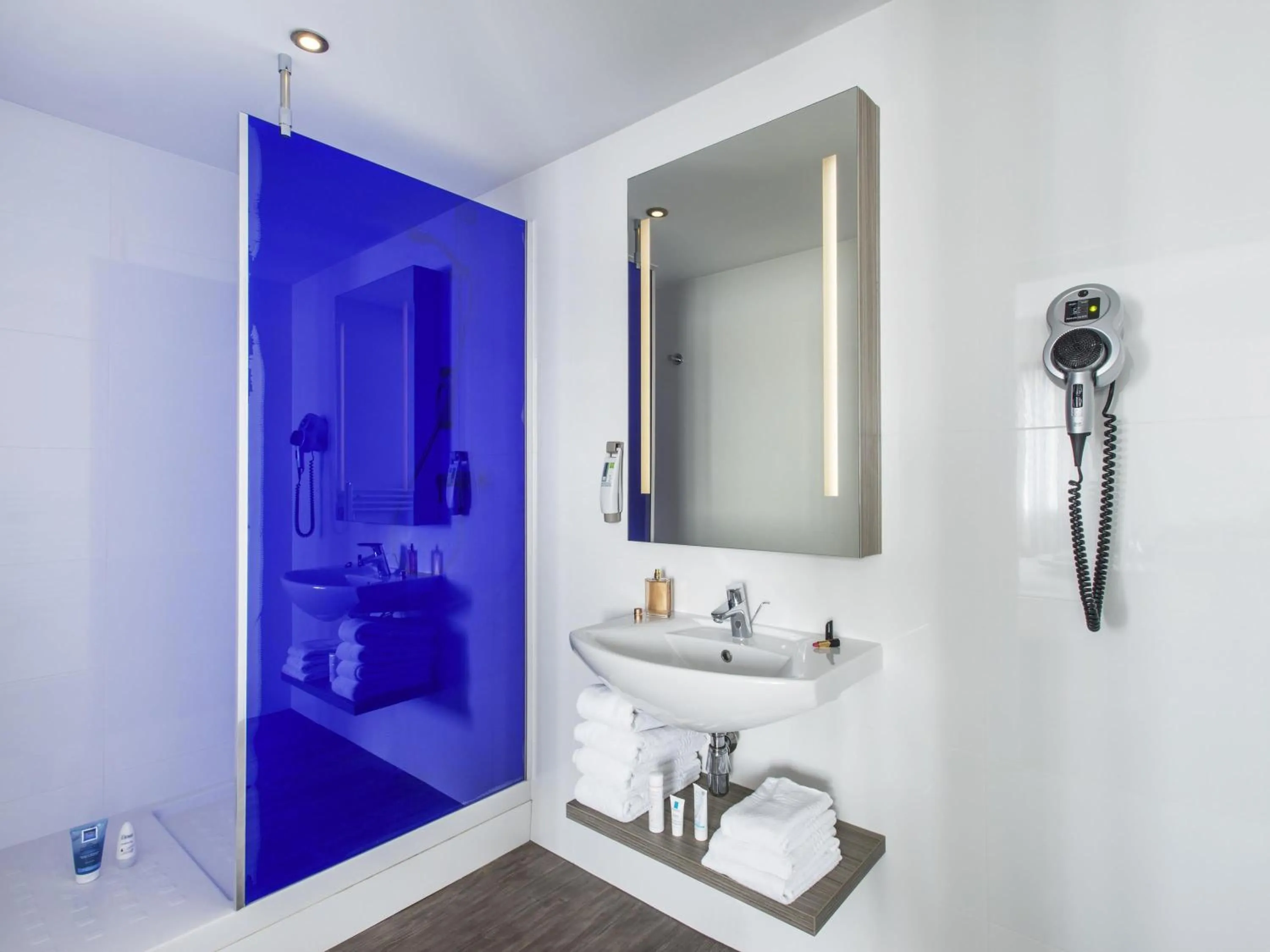 Bedroom in ibis Styles St Gilles Croix de Vie centre-ville