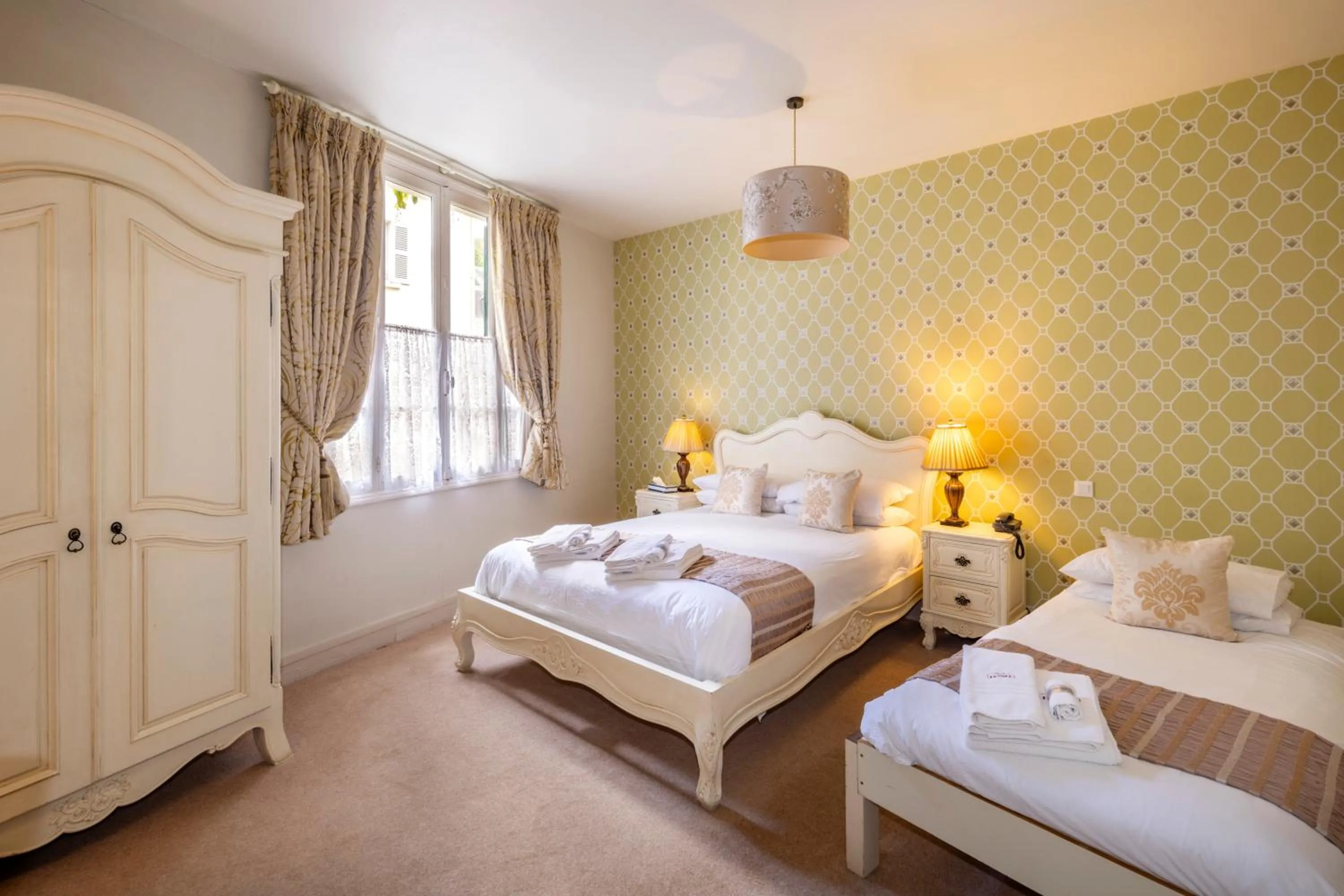 Bedroom, Bed in Logis Hotel De France