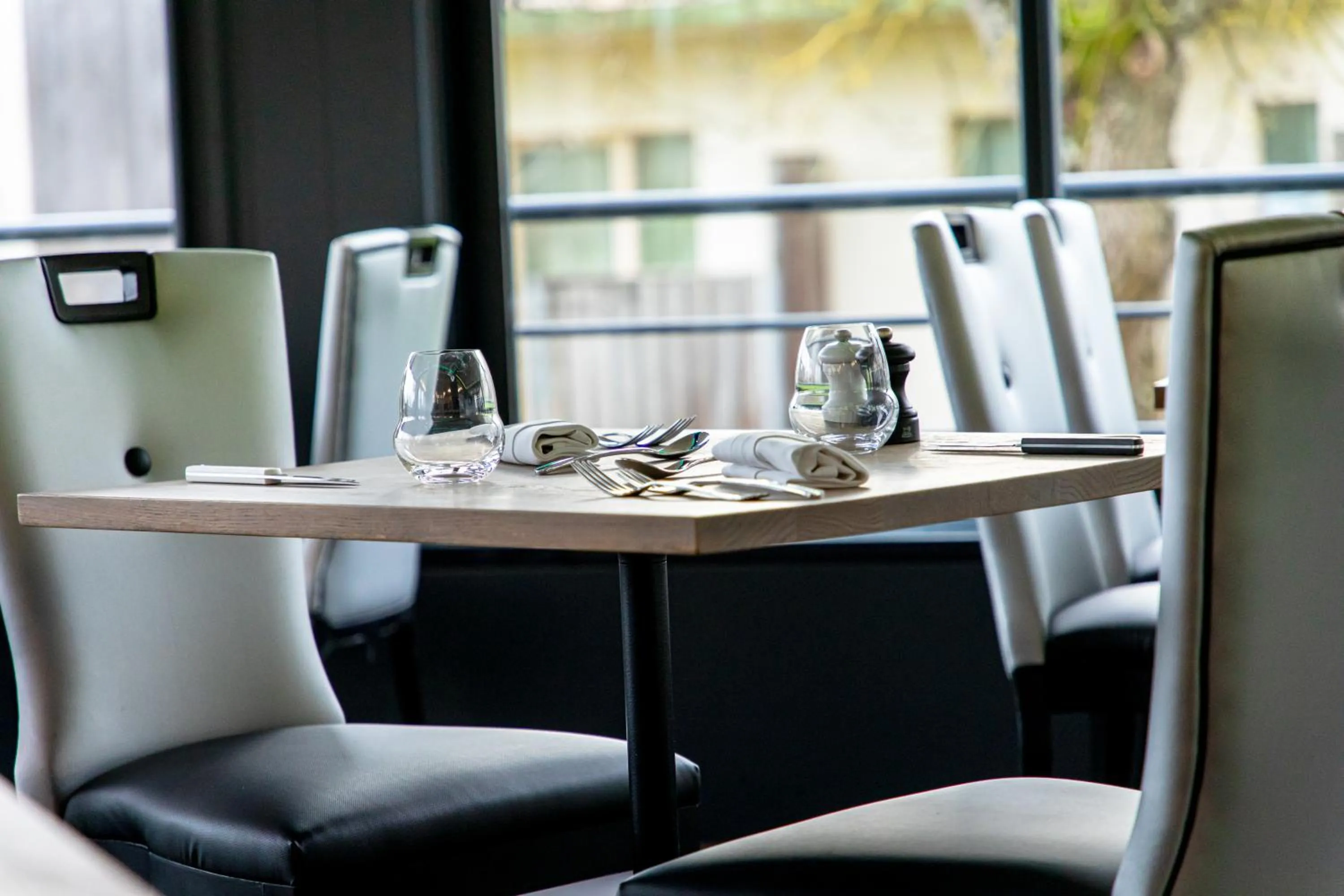 Restaurant/places to eat in L'Orée du Bois