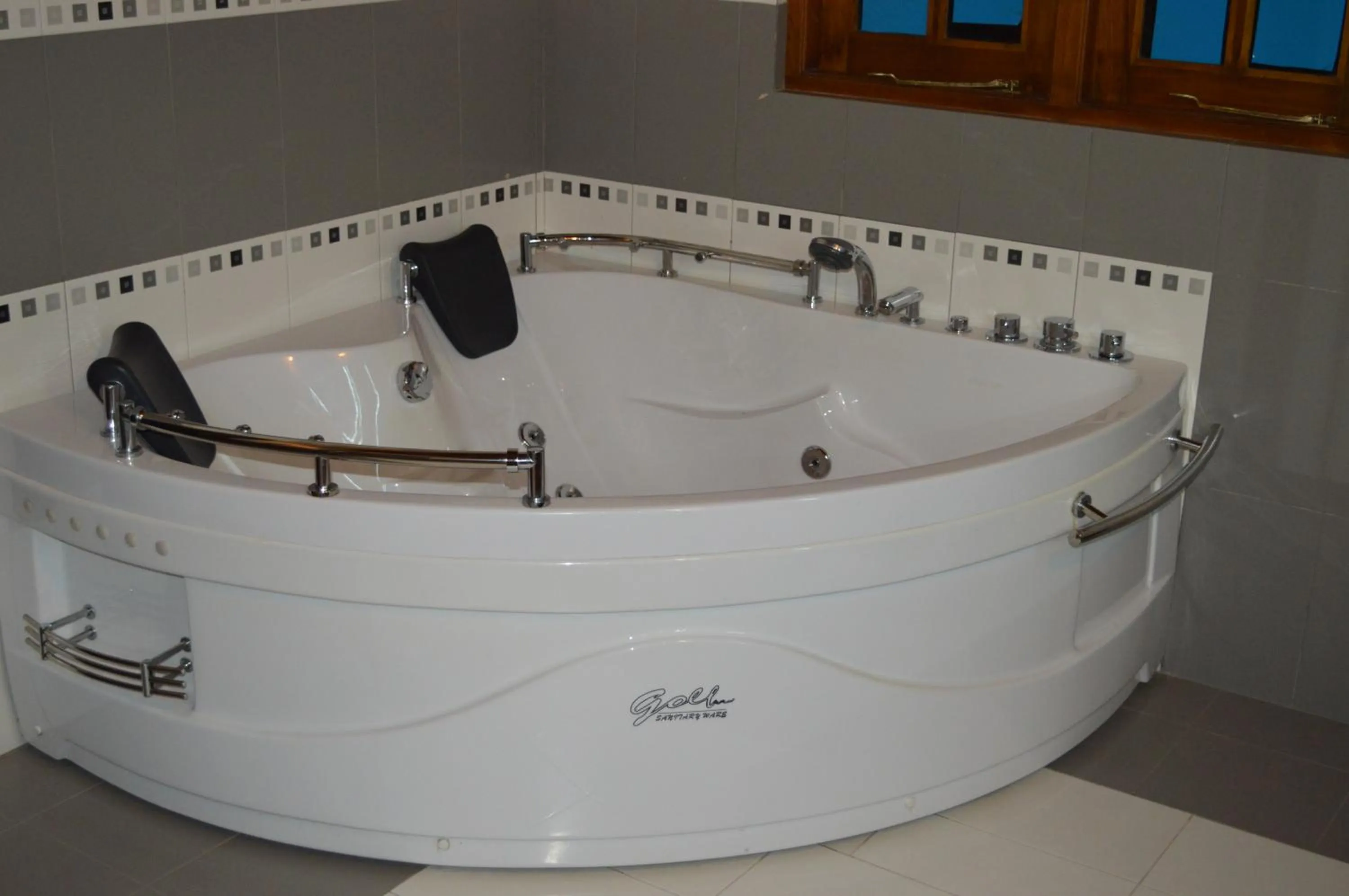 Hot Tub in Villa Familia