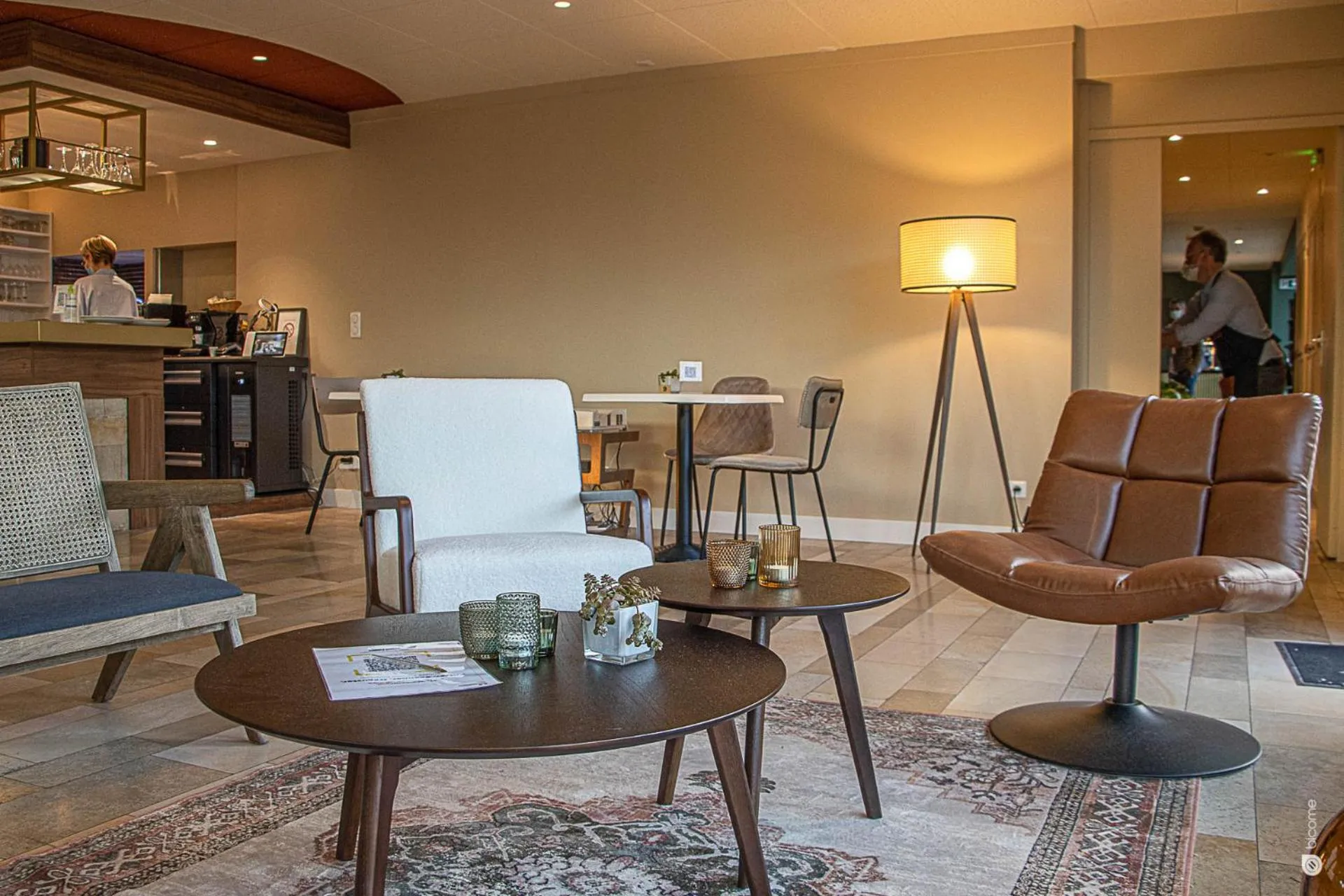 Seating area in Logis Hôtel & Restaurant - Le Relais de Montigny