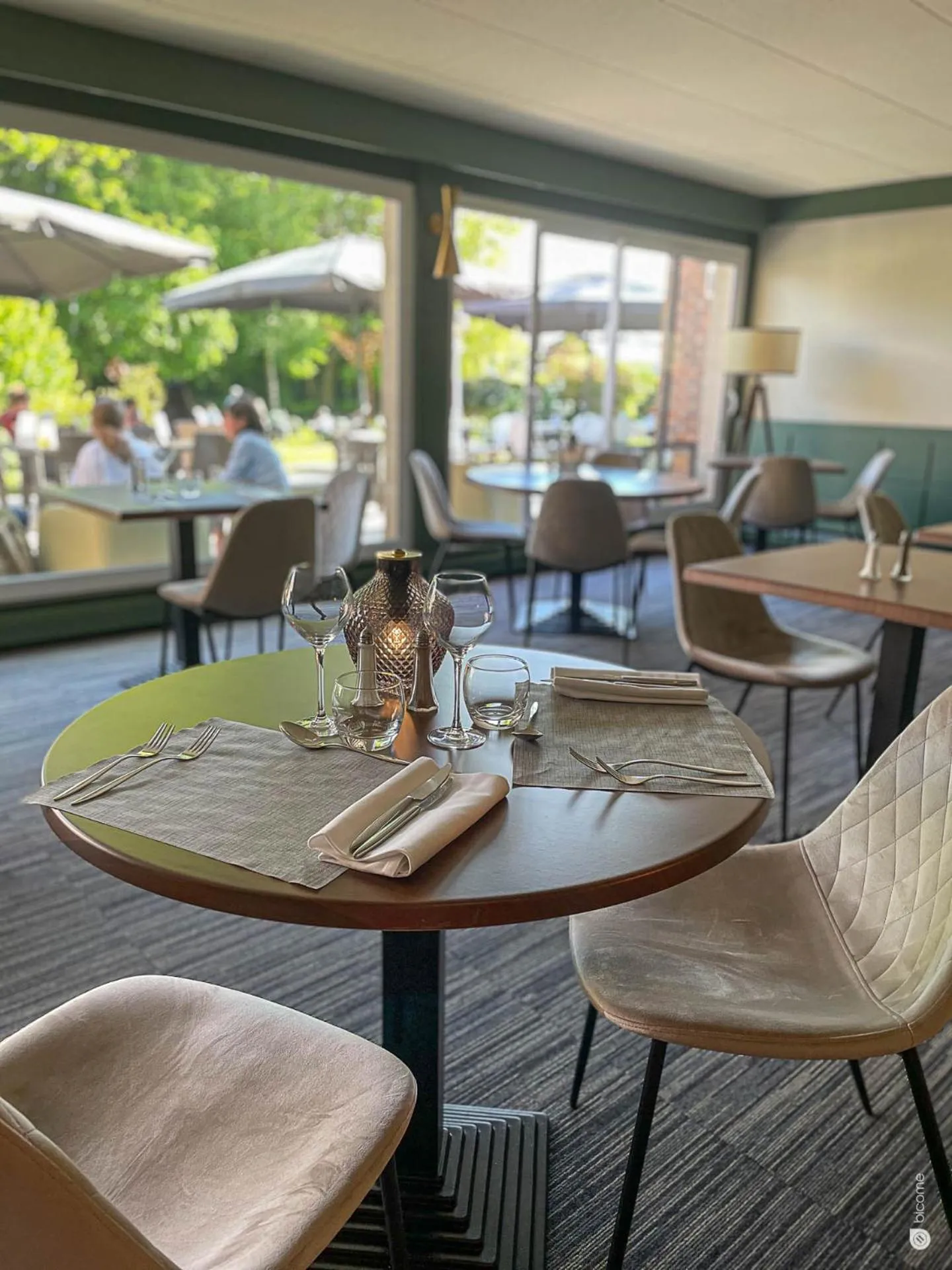 Restaurant/places to eat in Logis Hôtel & Restaurant - Le Relais de Montigny