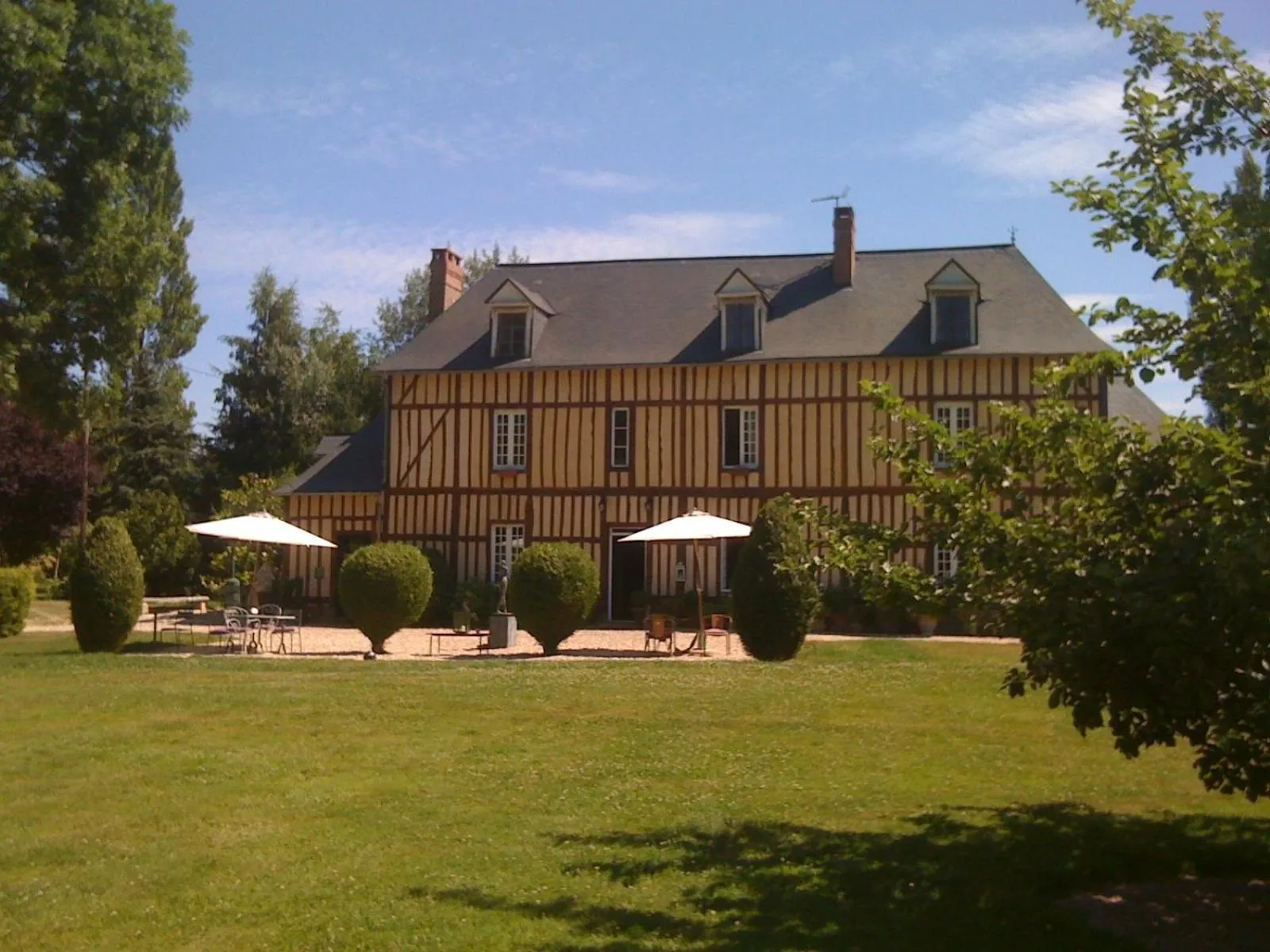 Facade/entrance in Clos Masure hôtel de campagne