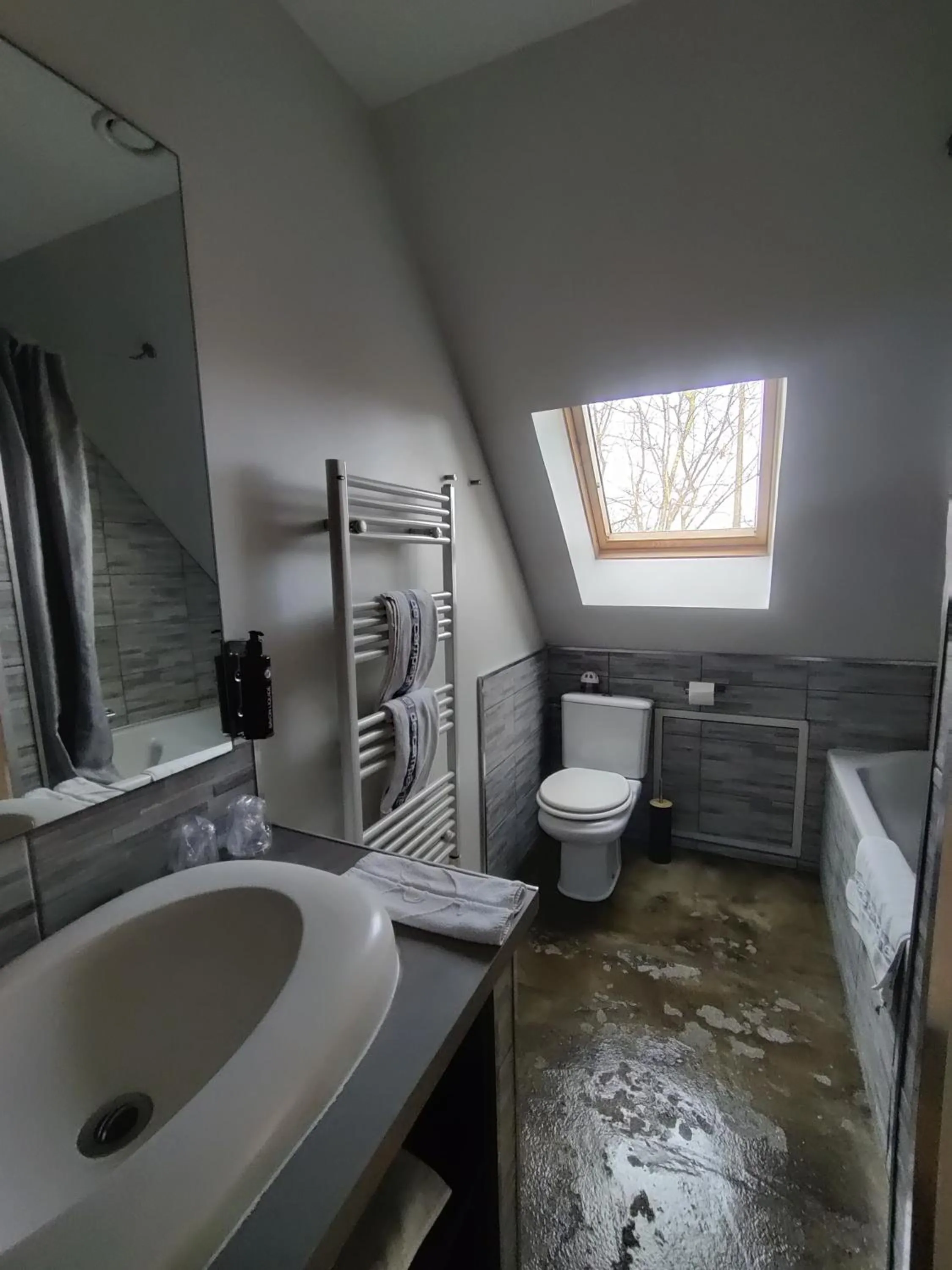 Toilet in Clos Masure hôtel de campagne