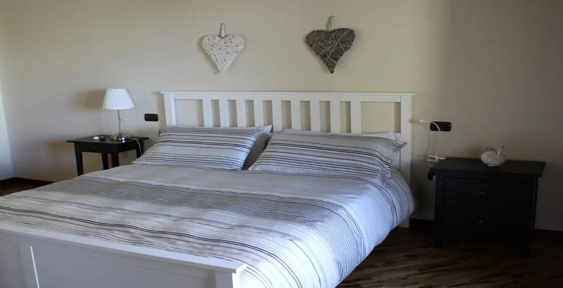 Photo of the whole room, Bed in B&B Martina