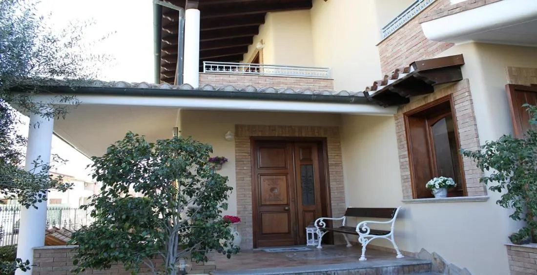 Facade/entrance in B&B Martina