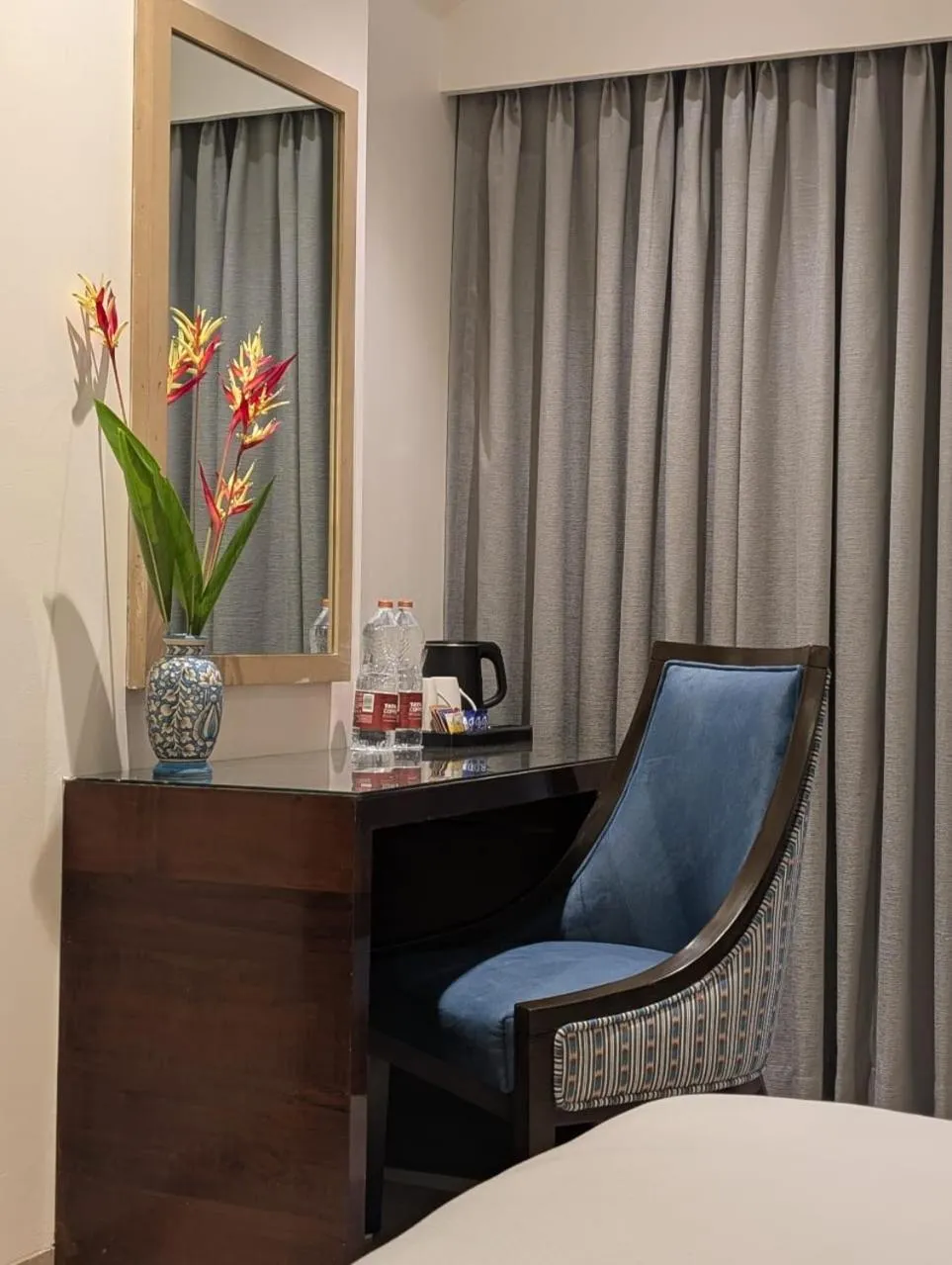 Coffee/tea facilities, Bed in Meritas Grand Inn Calangute