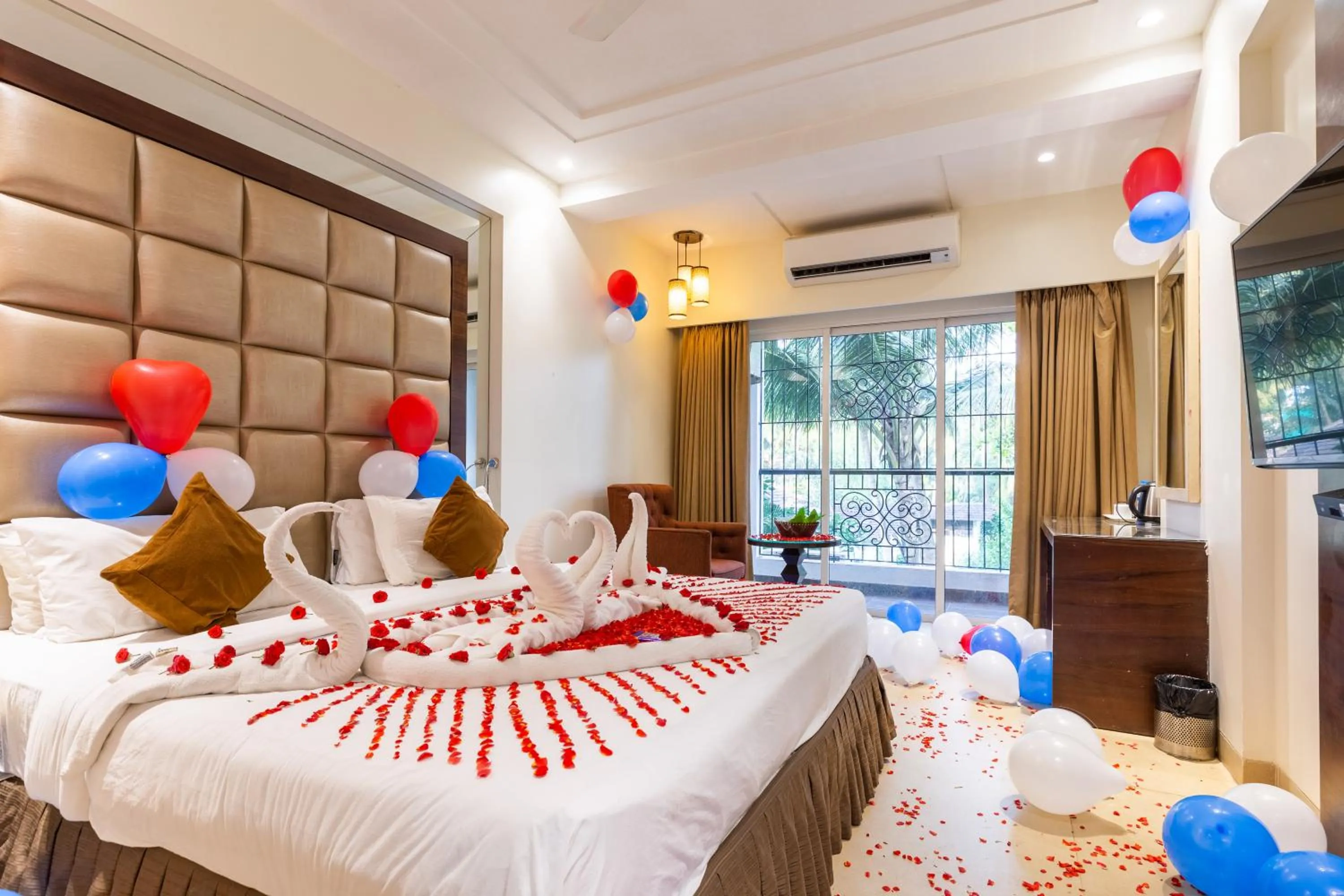 Bedroom in Calux Grand Inn Calangute - Formerly Amara Grand Inn