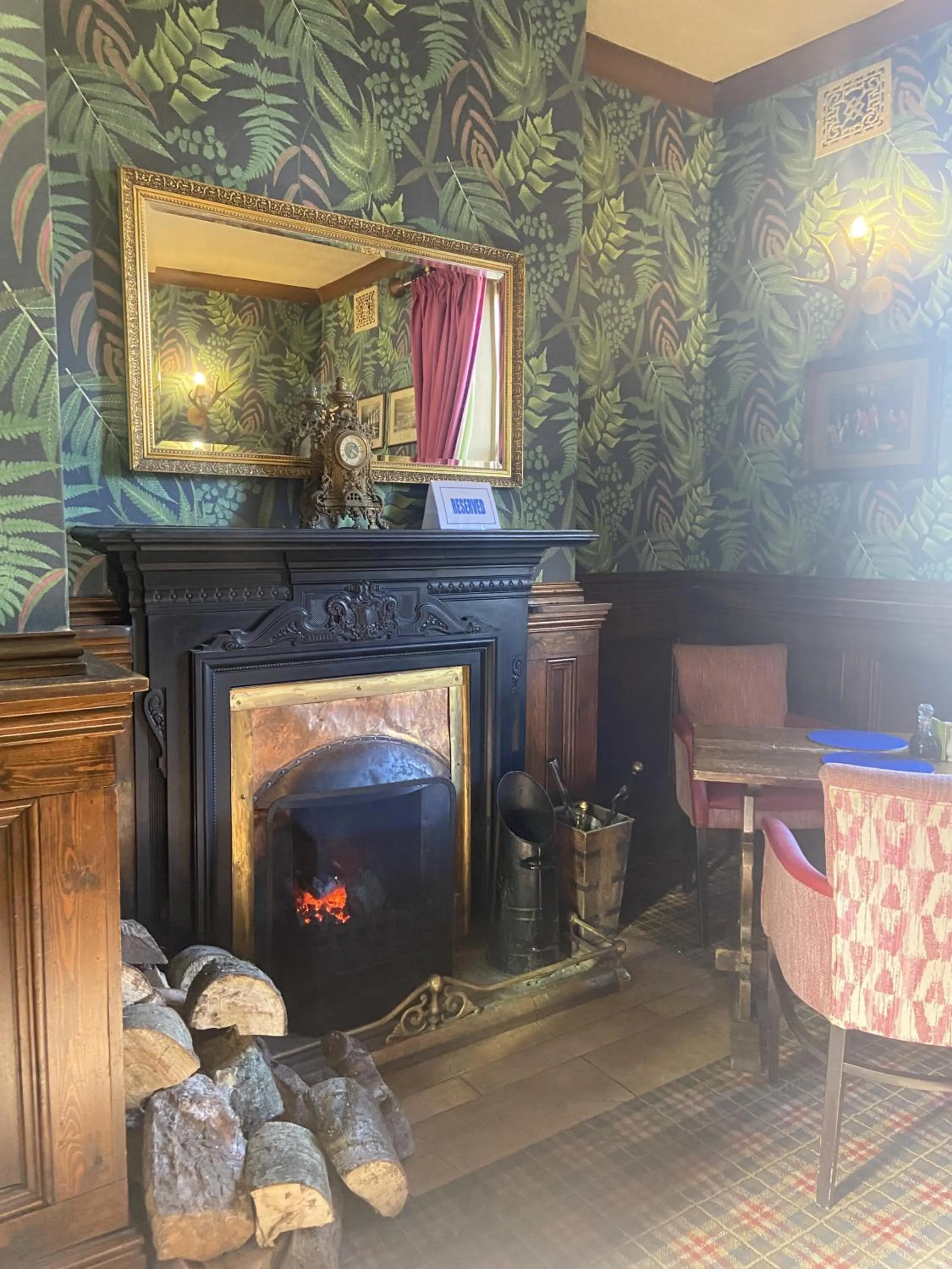 Lounge or bar in Calf's Head Hotel