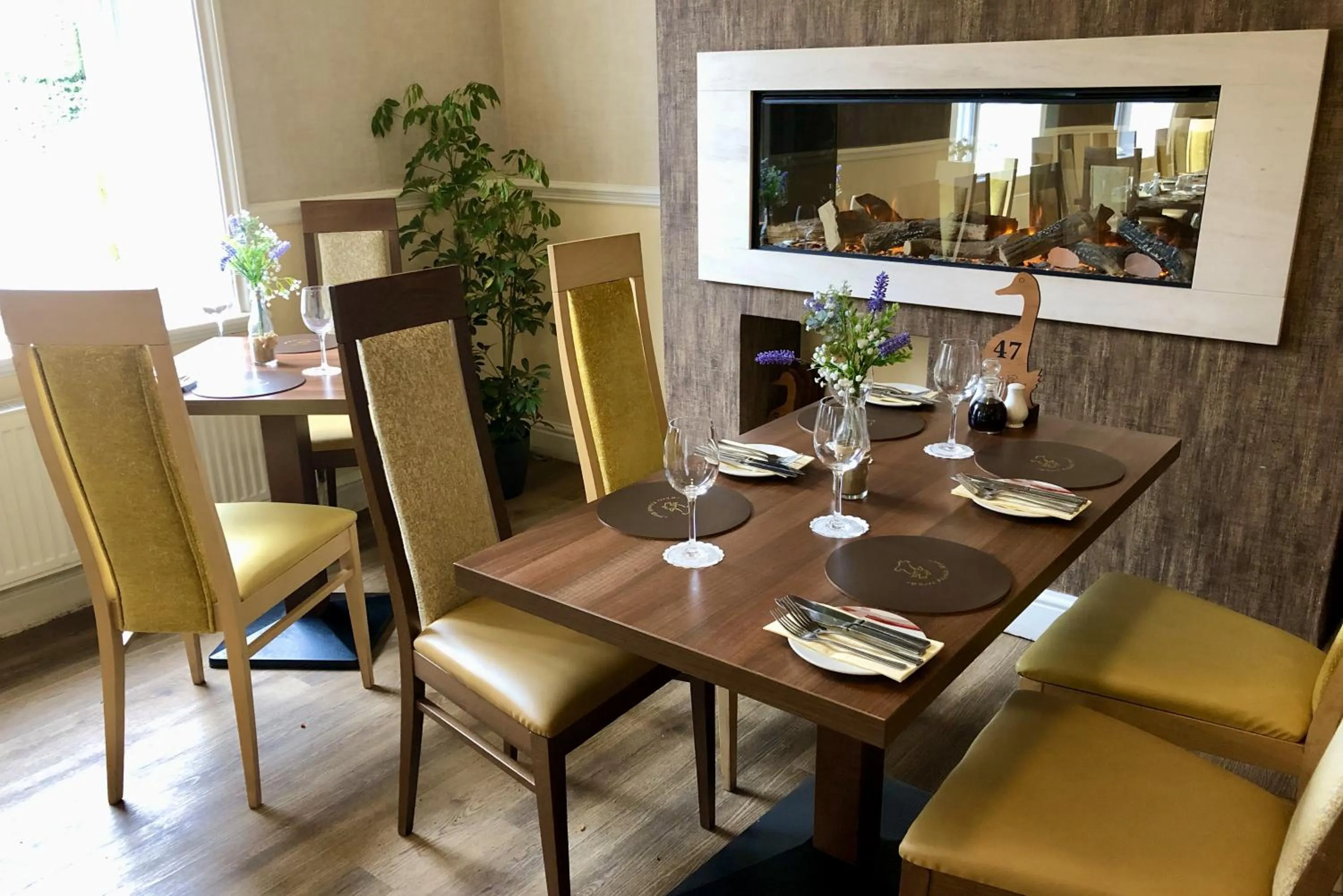 Restaurant/places to eat in Calf's Head Hotel