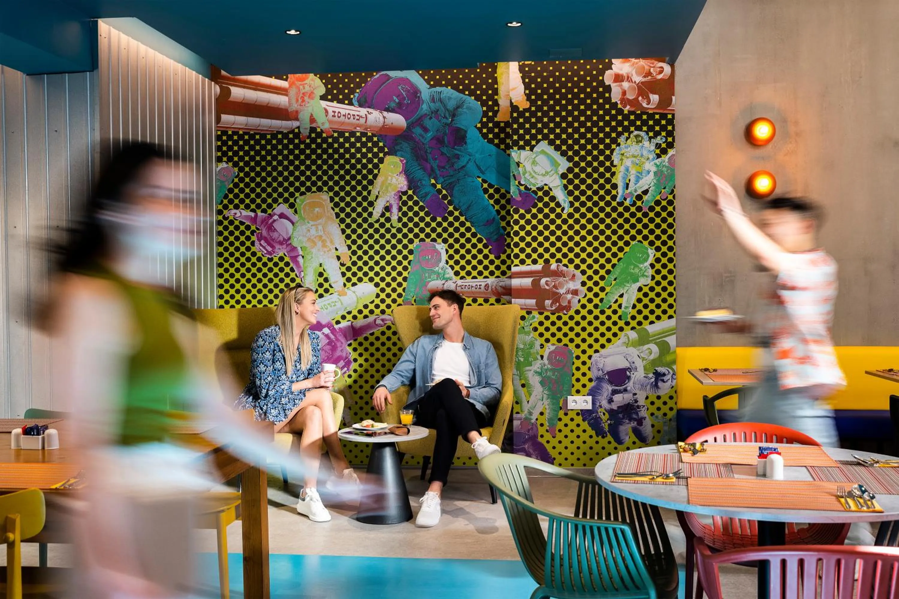 Communal lounge/ TV room in Three Corners Hotel Anna