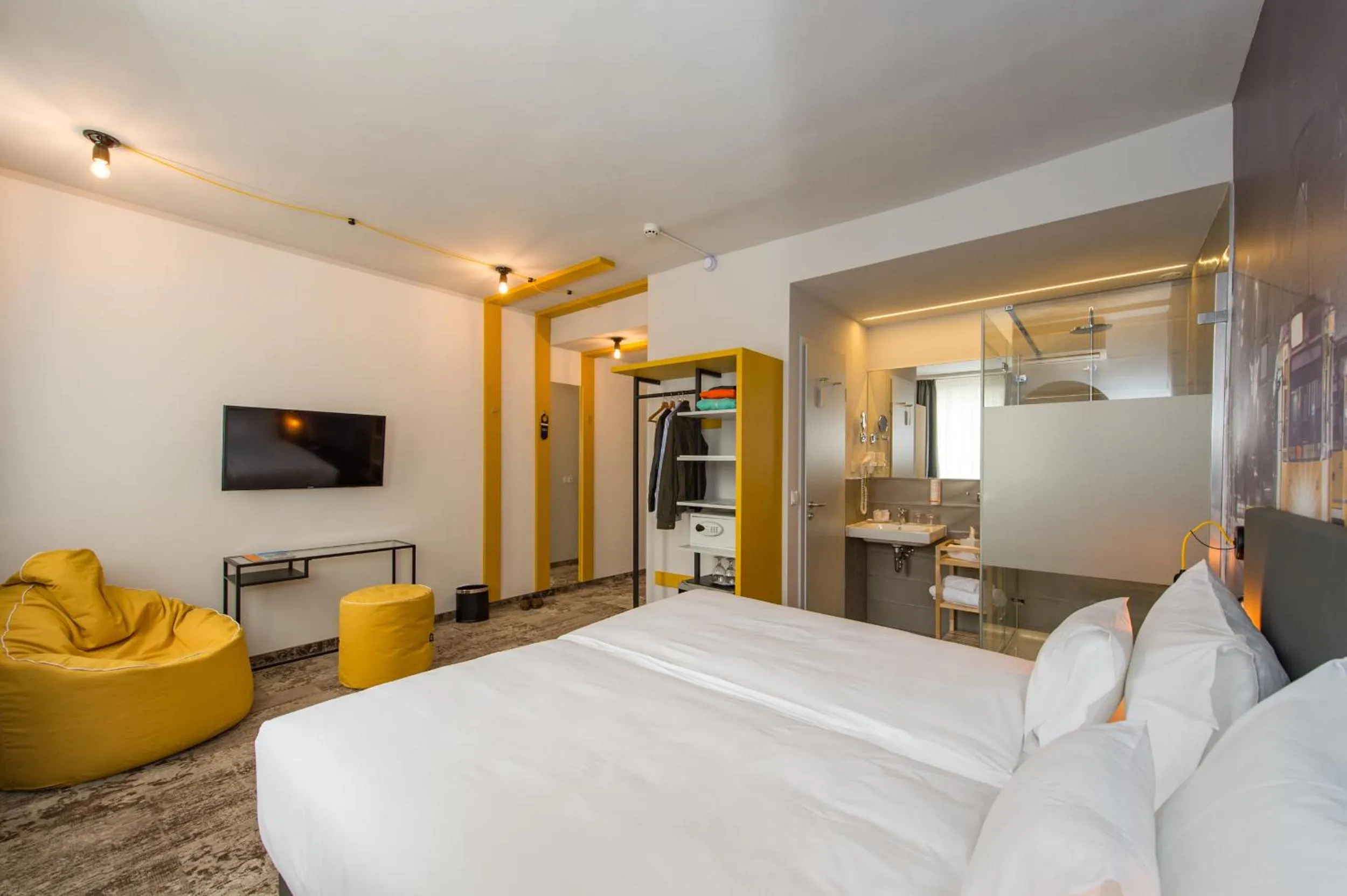 Bed in Three Corners Hotel Anna